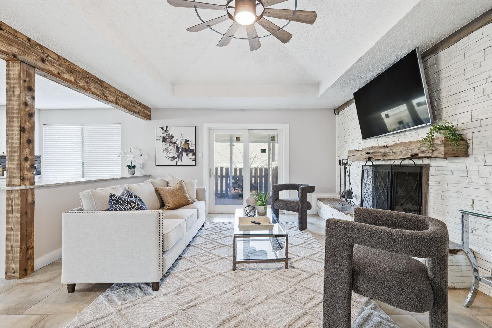 5601 Edgewater Circle