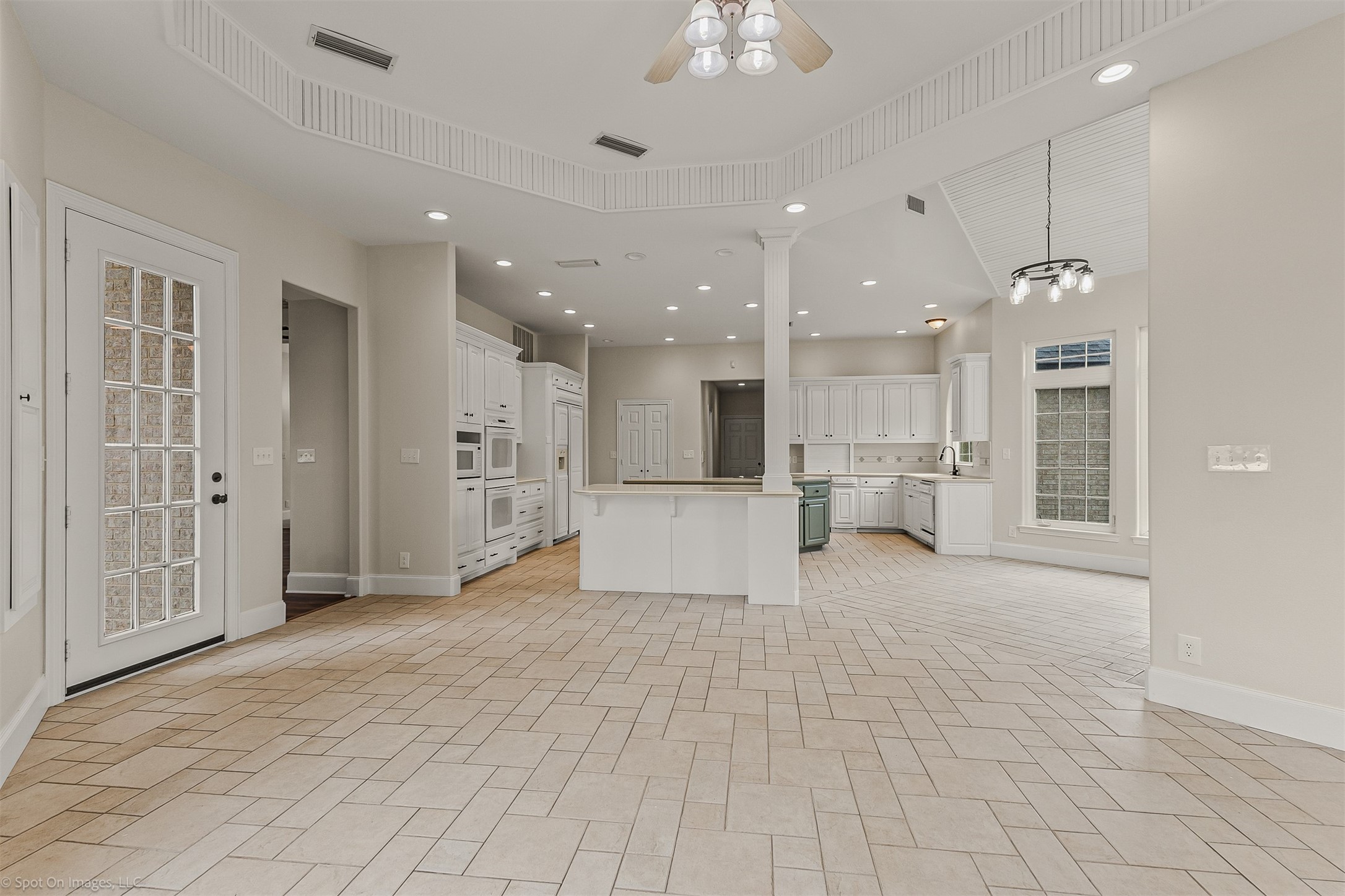 15183 Valley View