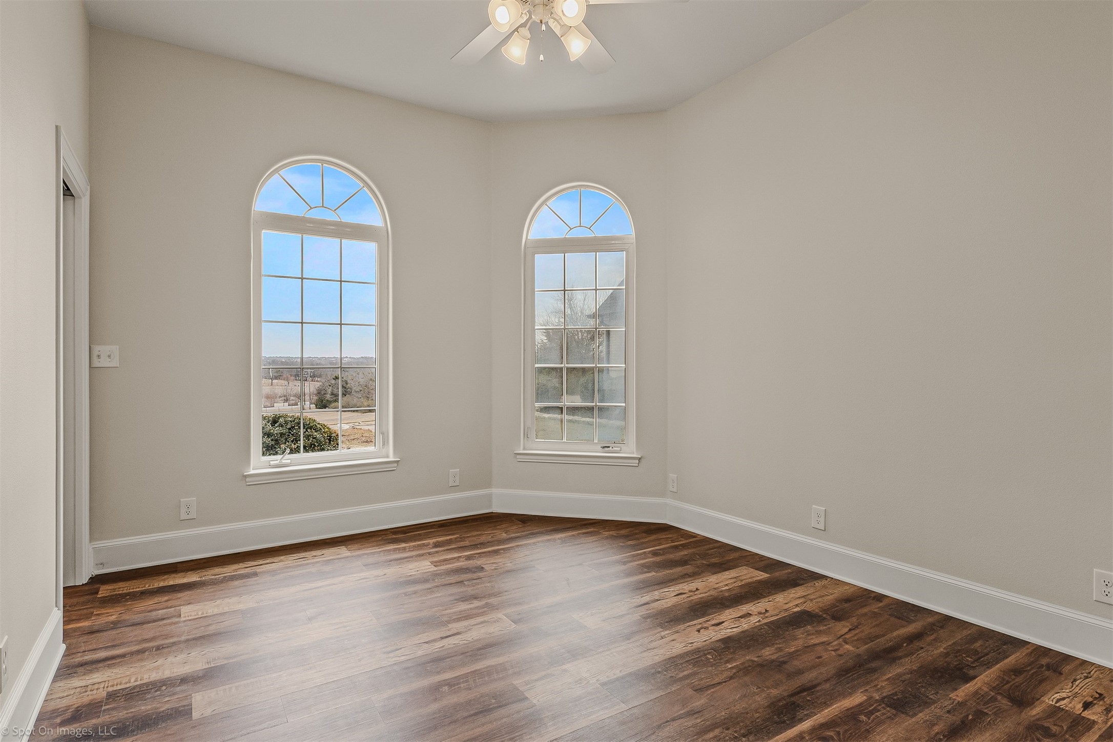 15183 Valley View