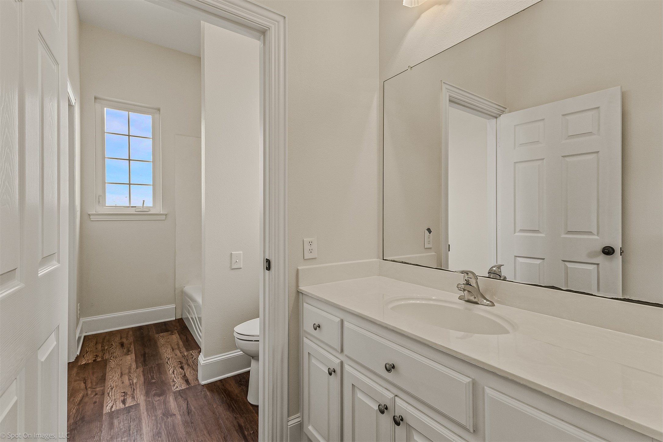 15183 Valley View
