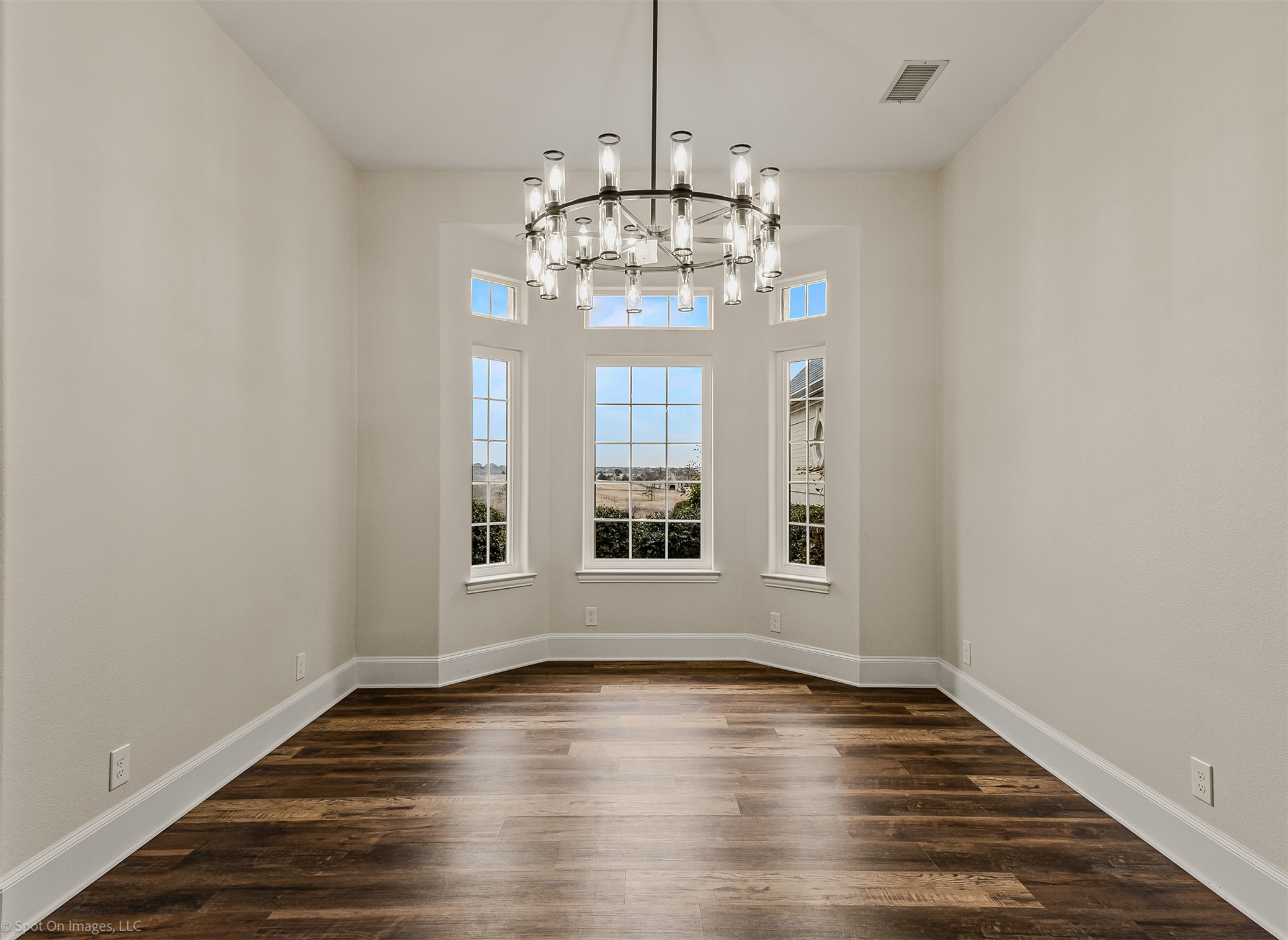15183 Valley View