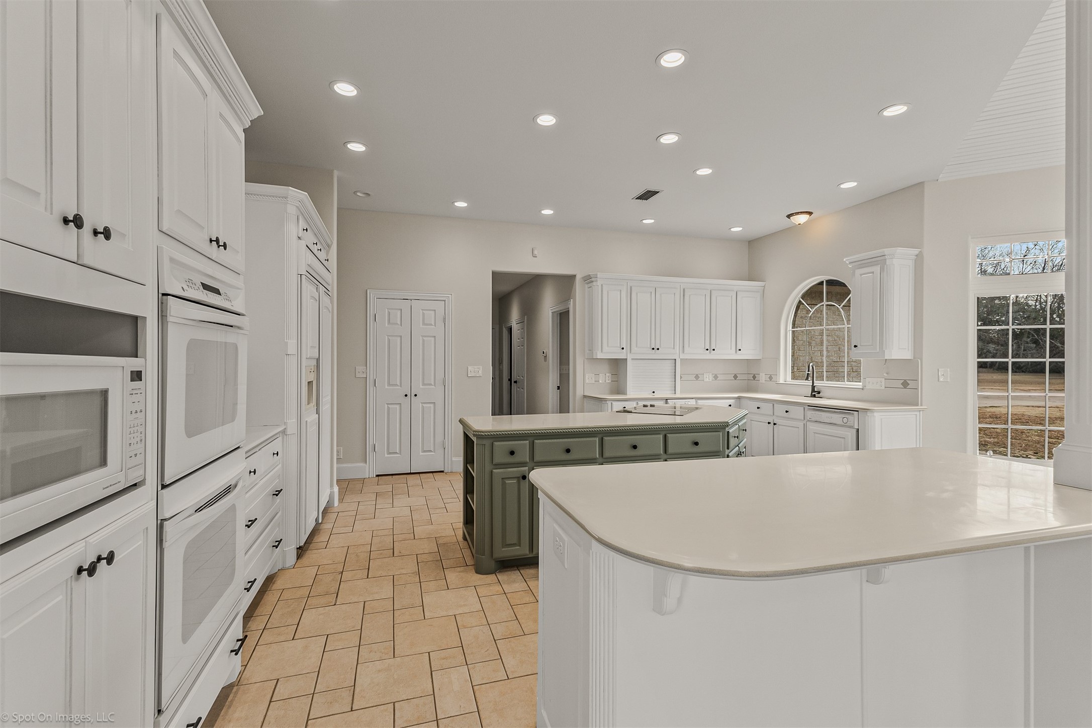 15183 Valley View