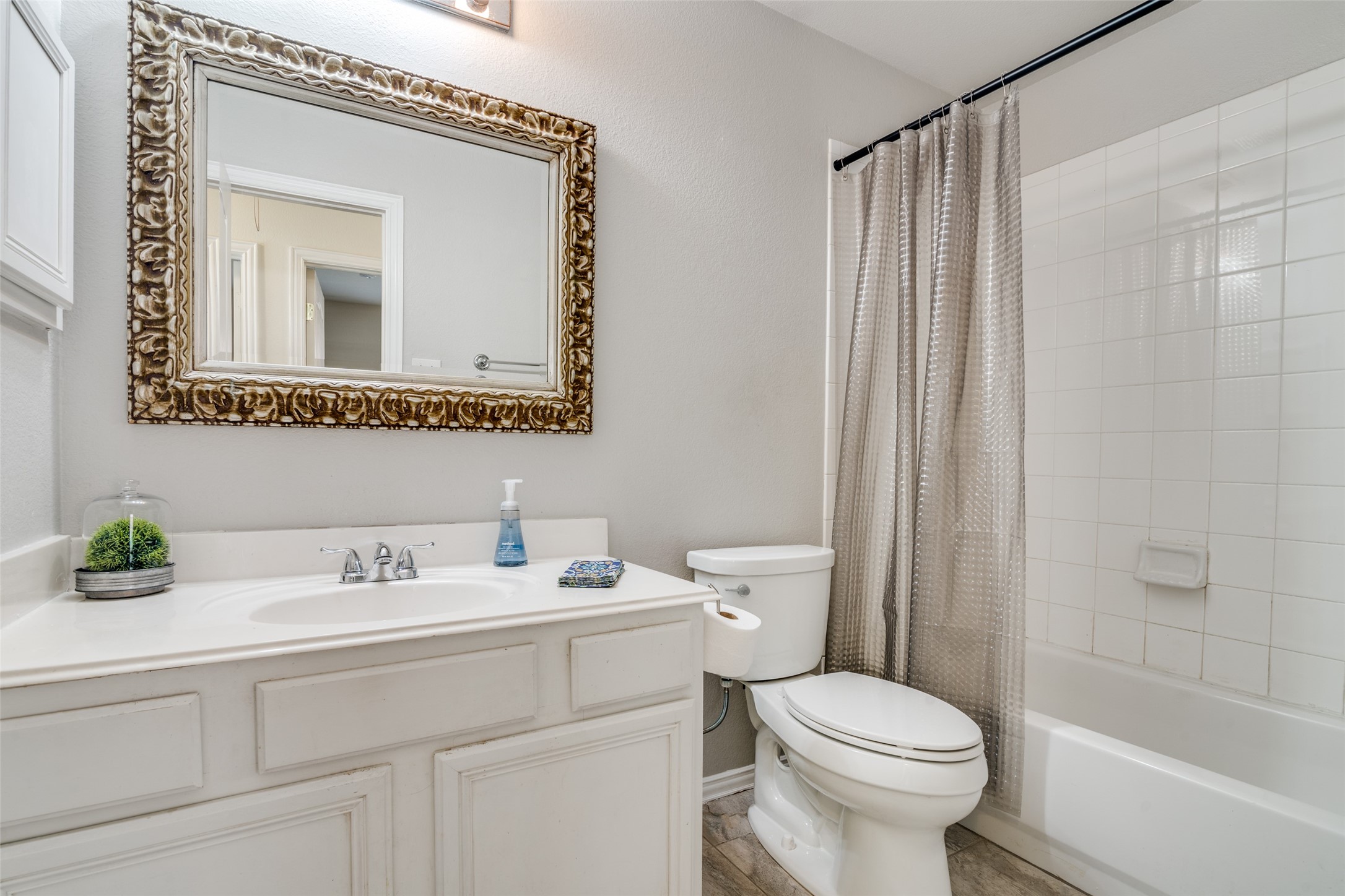 510 Bending Oaks Trail