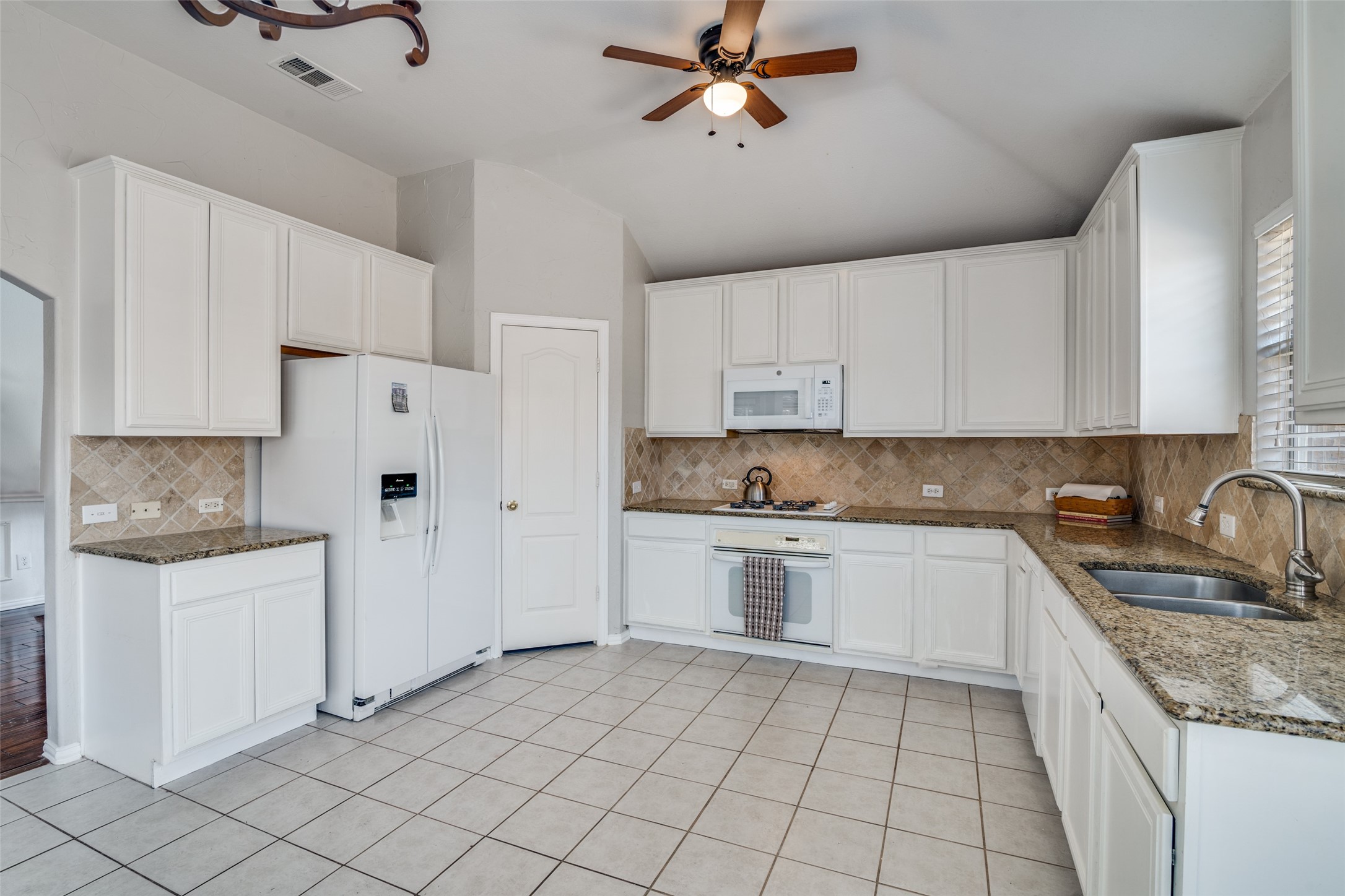 510 Bending Oaks Trail