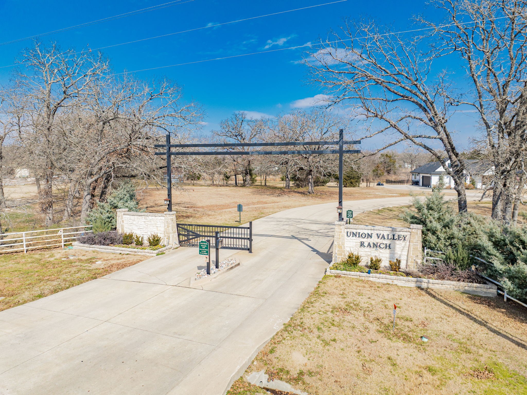 1015 Oak Trail