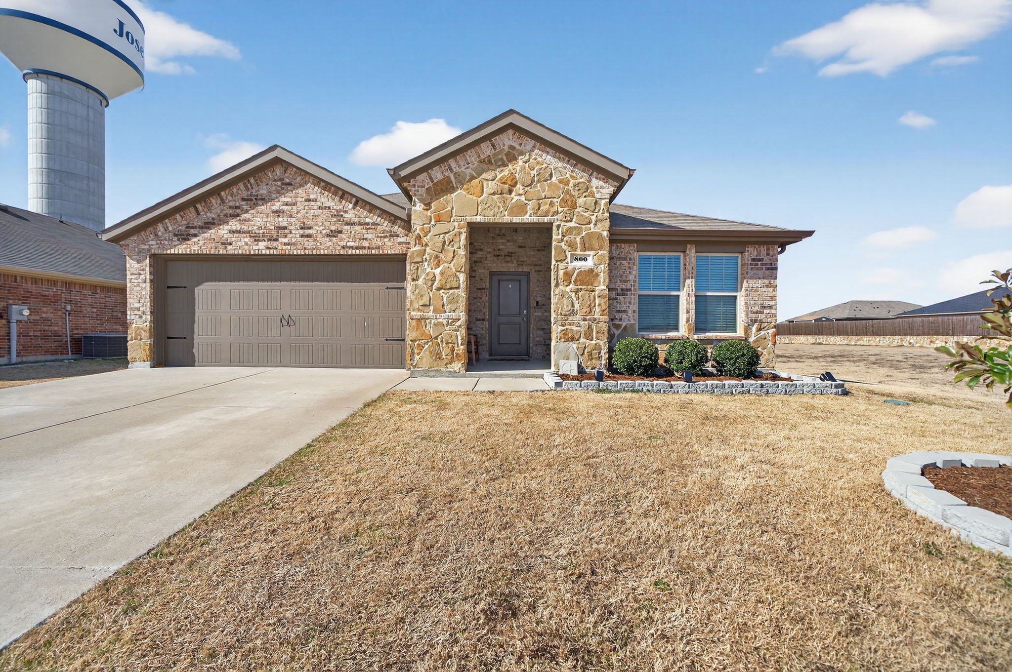 800 Rustic Way