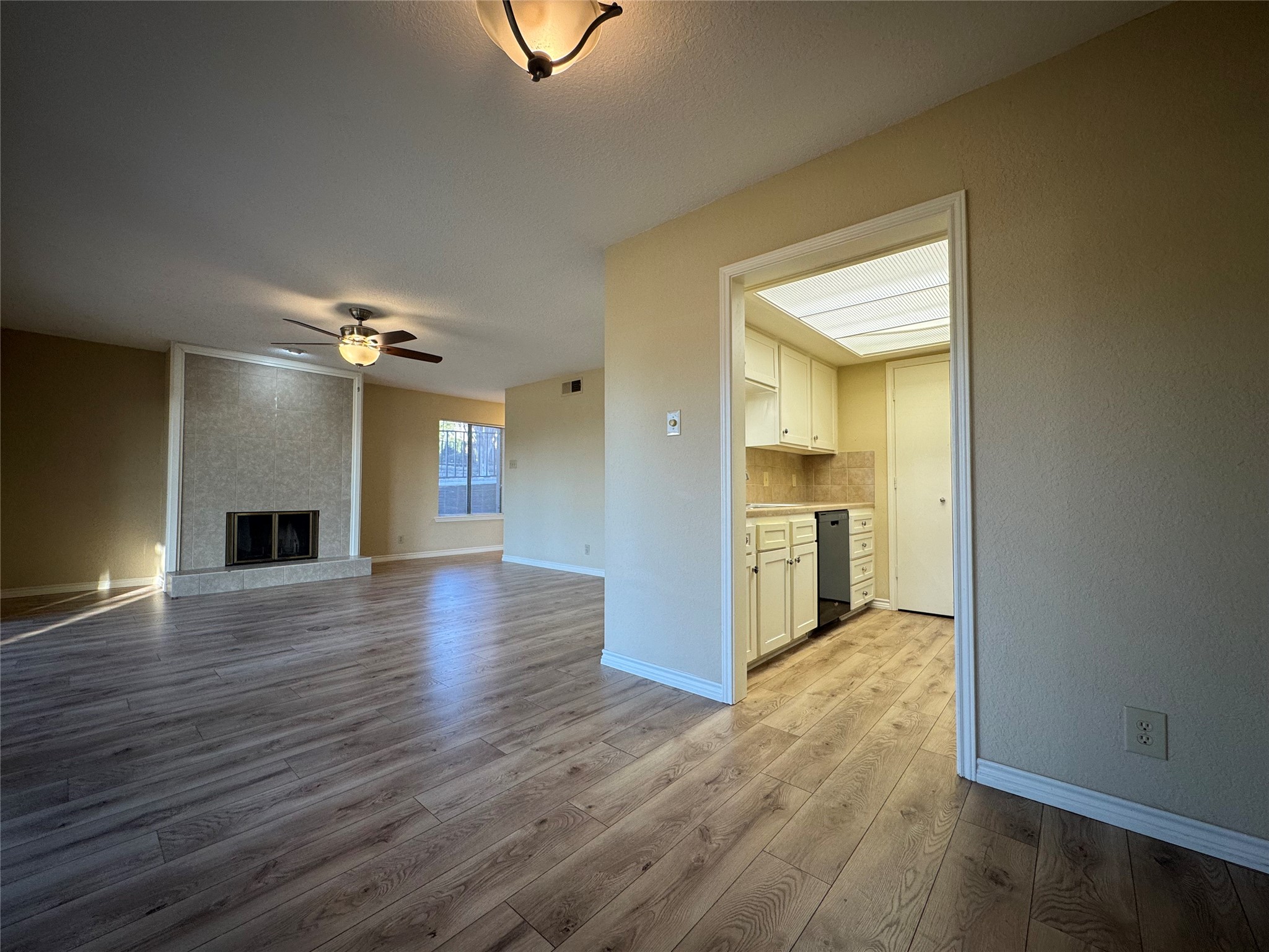 1121 Signal Ridge Place