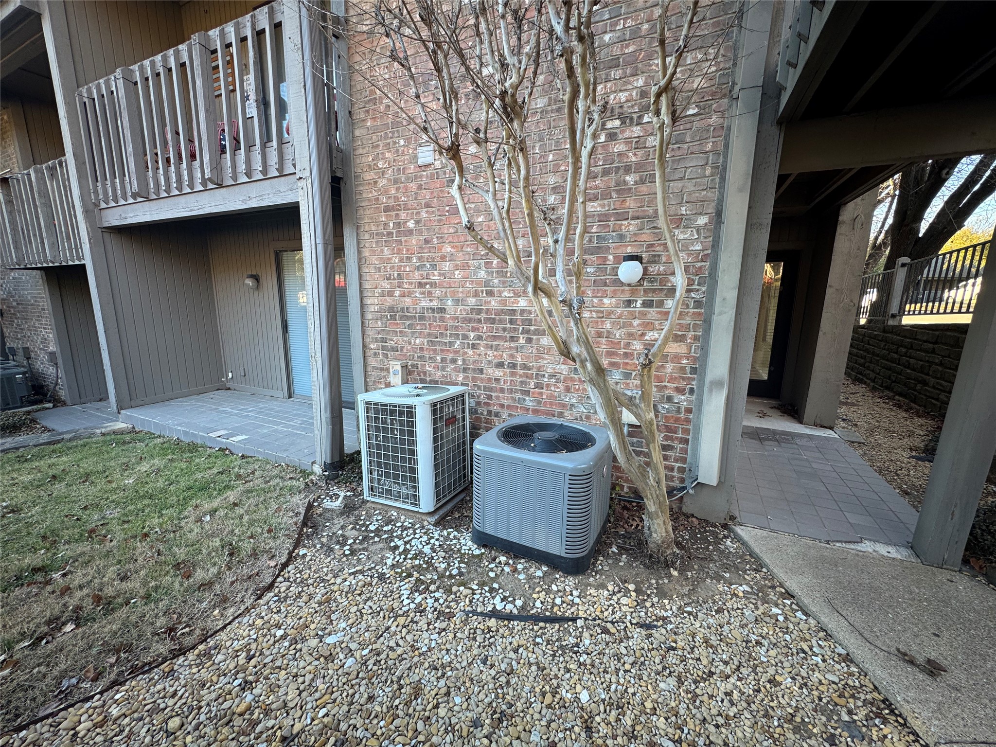 1121 Signal Ridge Place