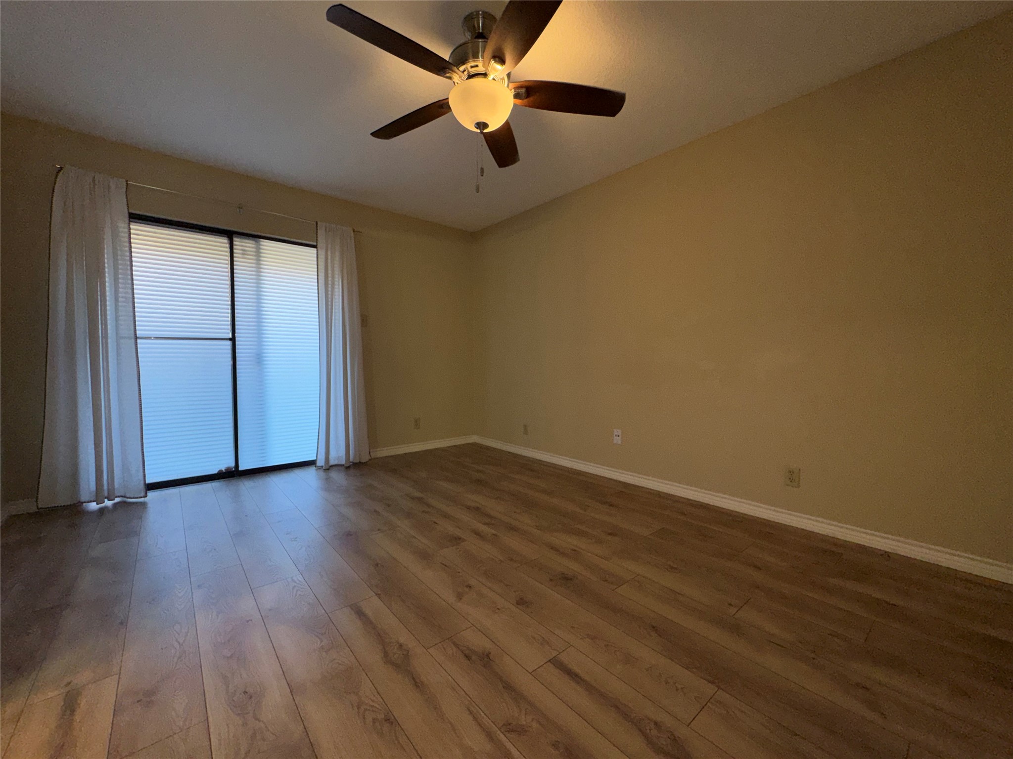 1121 Signal Ridge Place