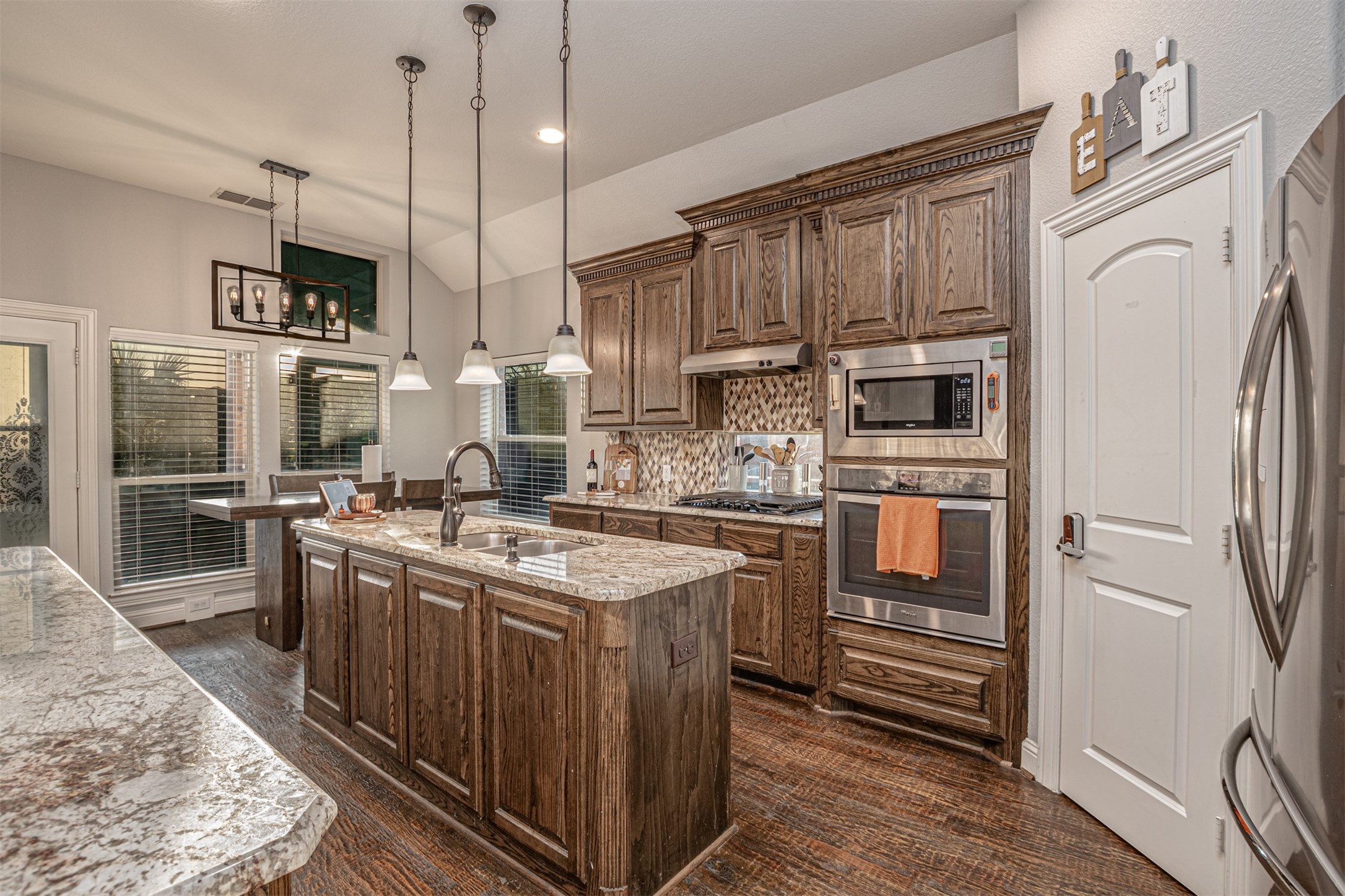 3101 Knightsbridge Lane