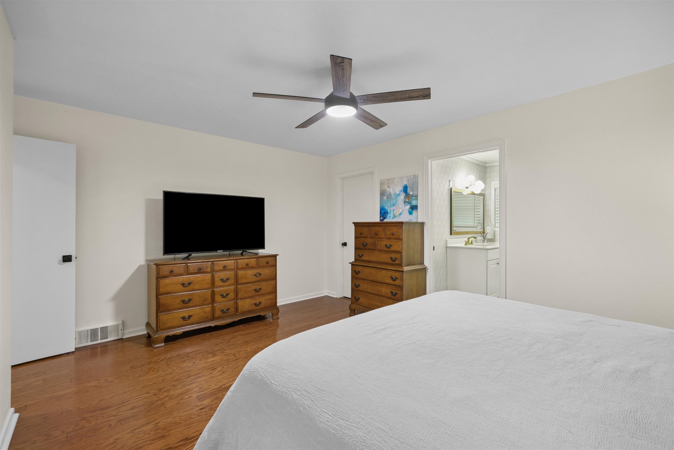 3215 Curtis Drive