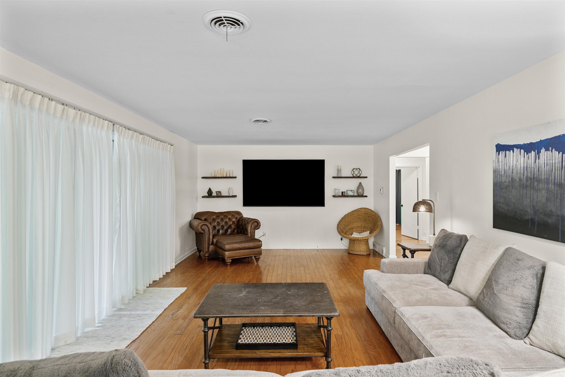 3215 Curtis Drive