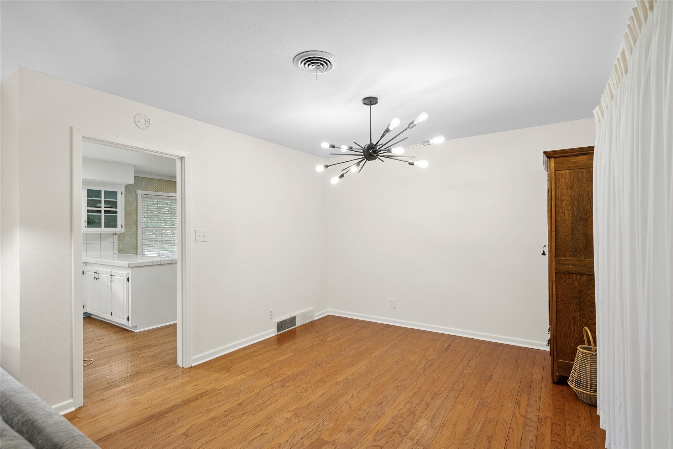 3215 Curtis Drive