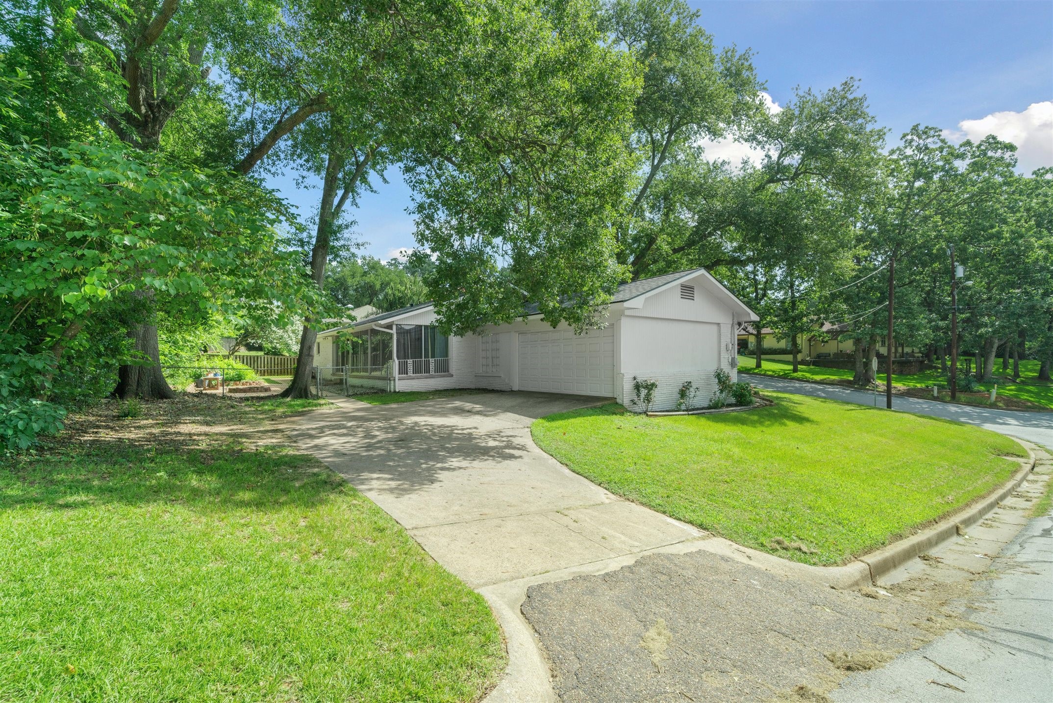 3215 Curtis Drive