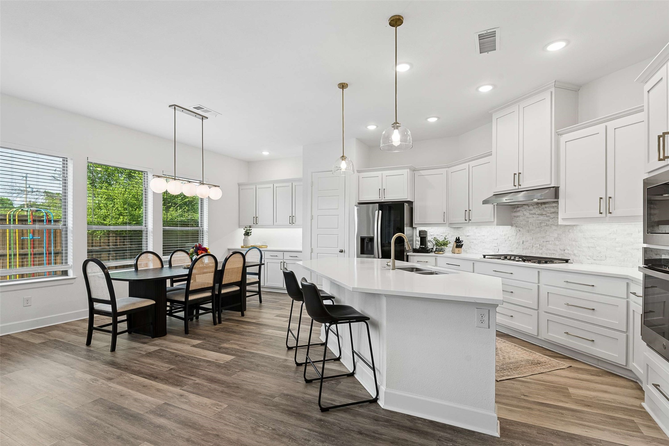 3433 Rosebud Park Lane