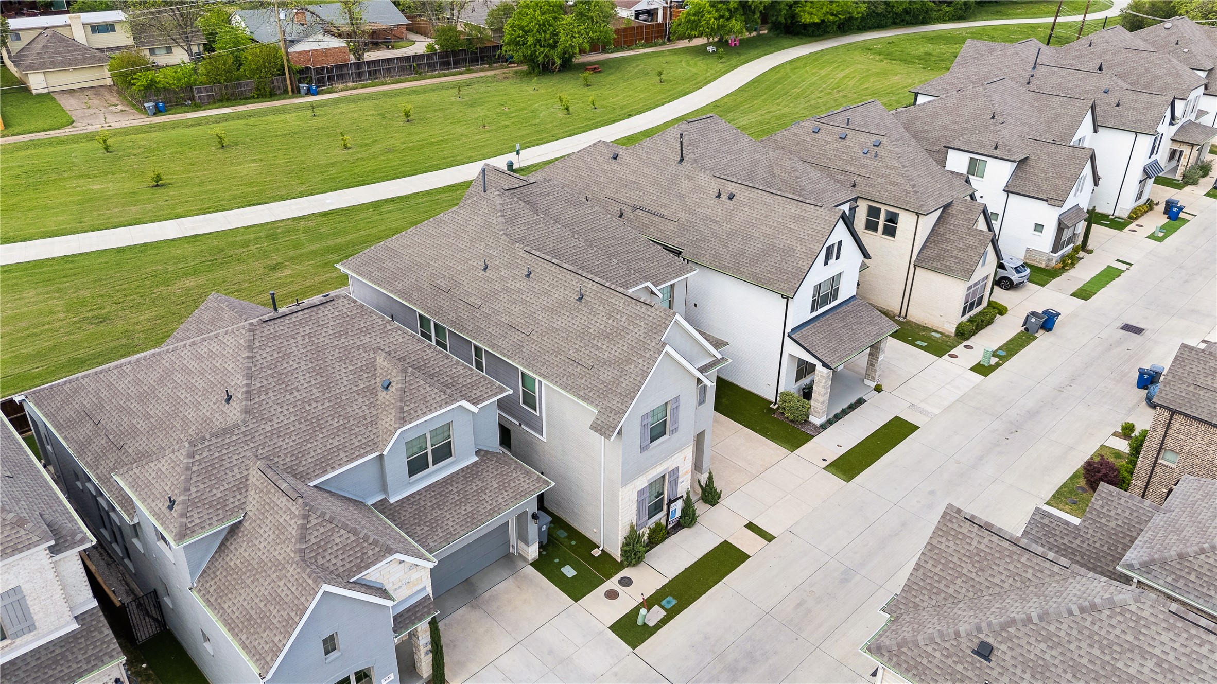3433 Rosebud Park Lane