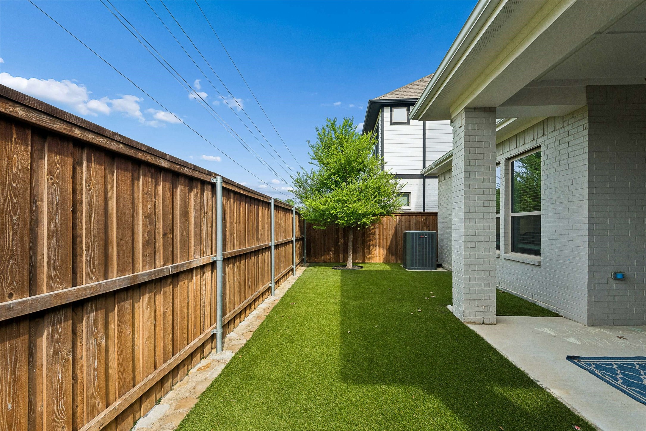 3433 Rosebud Park Lane