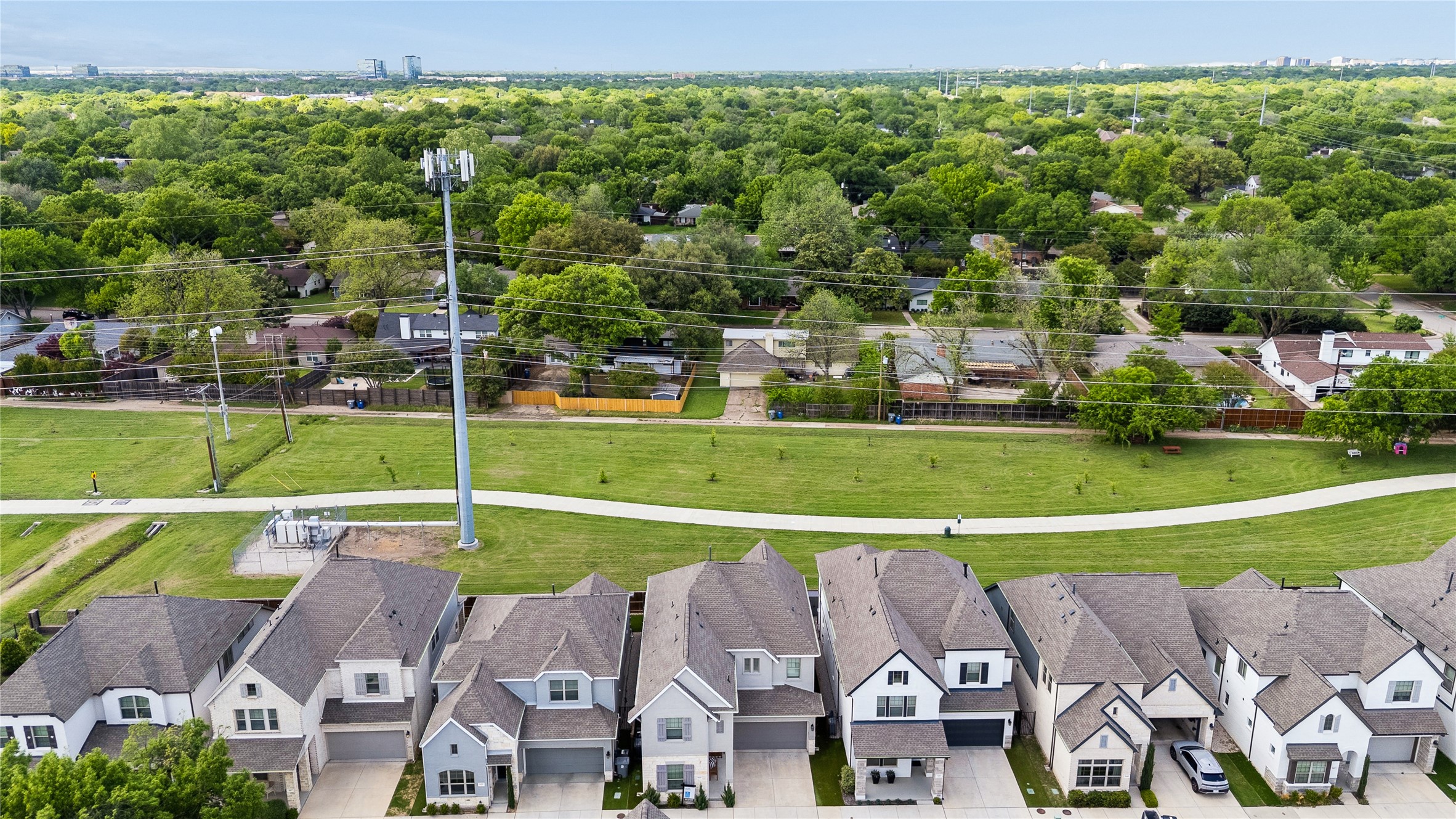 3433 Rosebud Park Lane