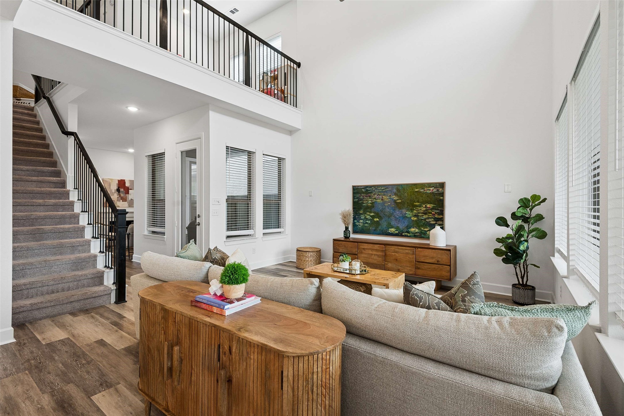 3433 Rosebud Park Lane