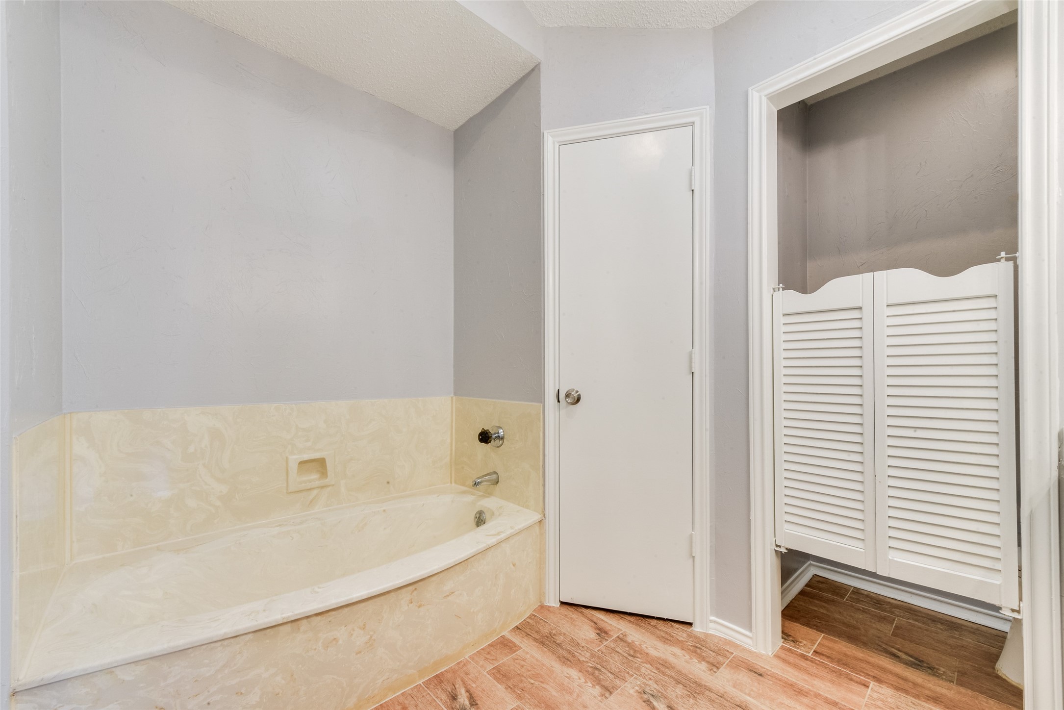 2801 Hickory Bend Drive