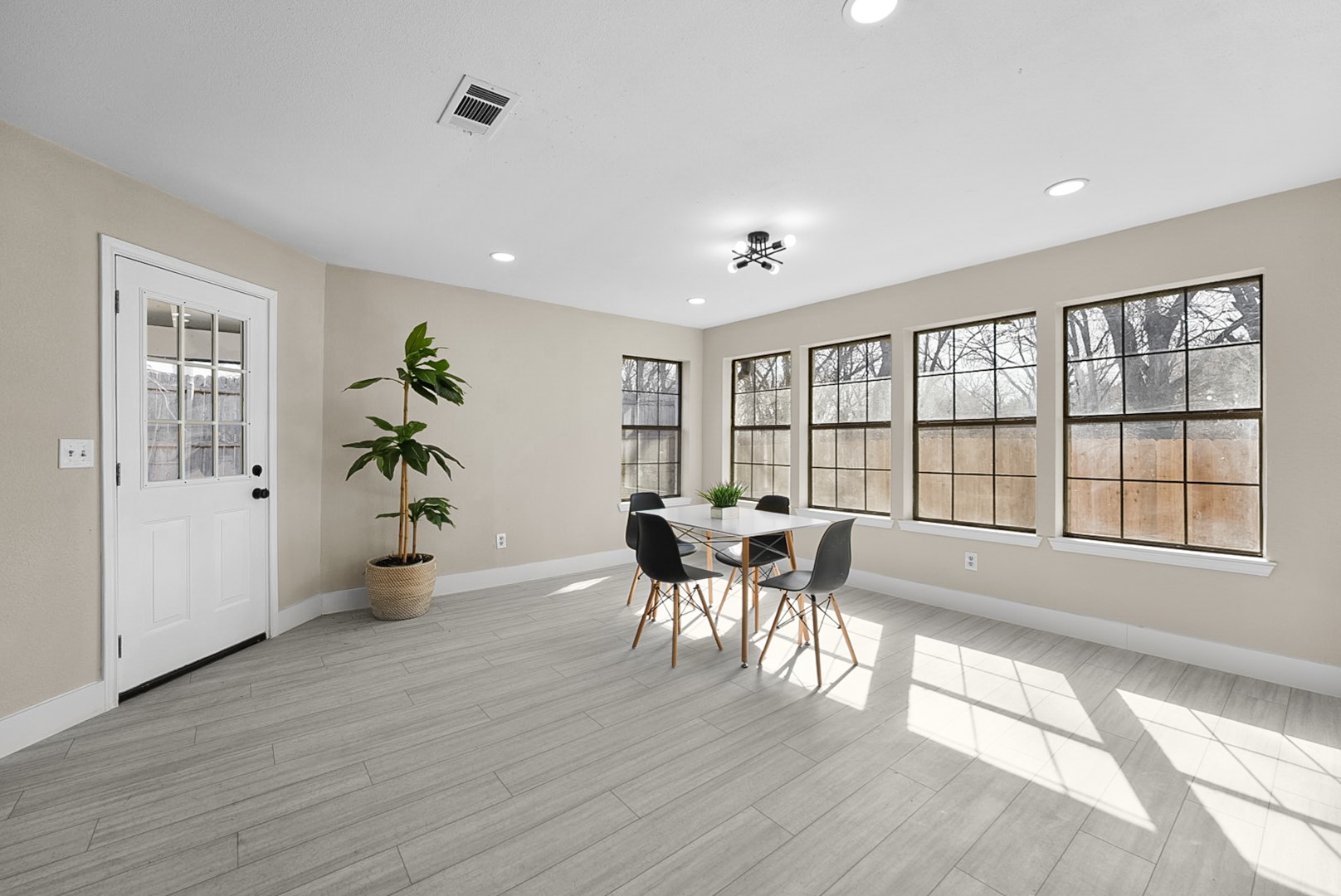 5202 Hollow Bend Lane