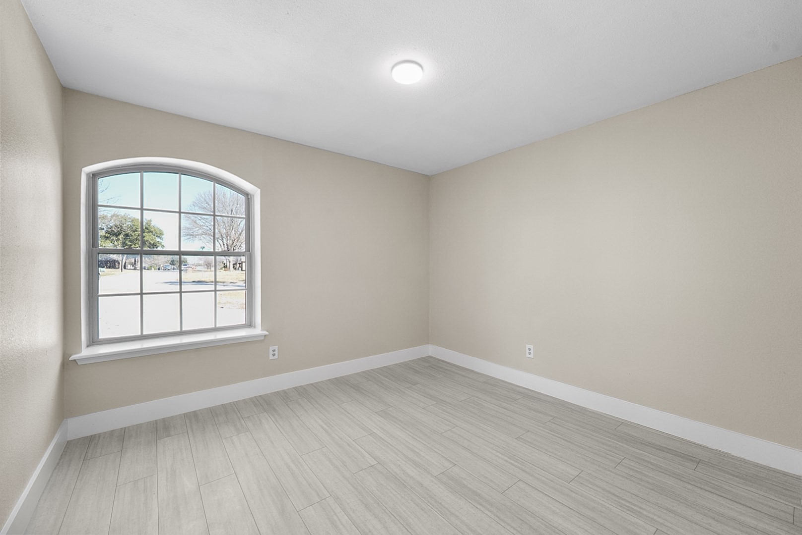 5202 Hollow Bend Lane