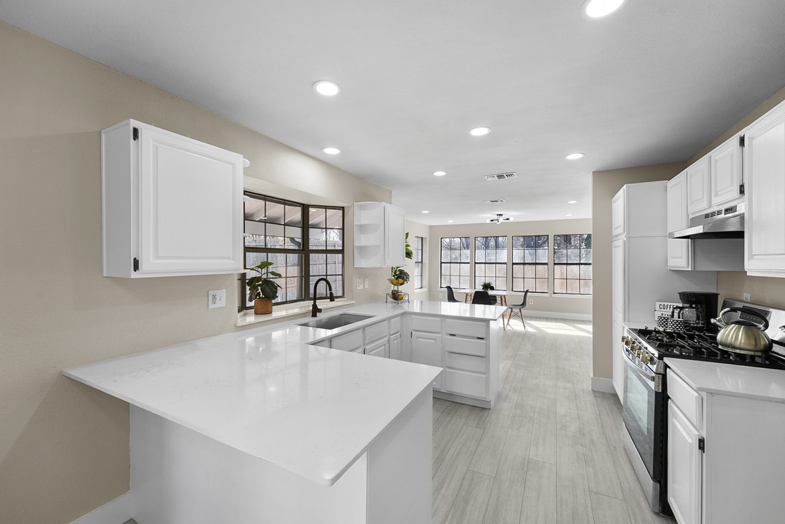 5202 Hollow Bend Lane