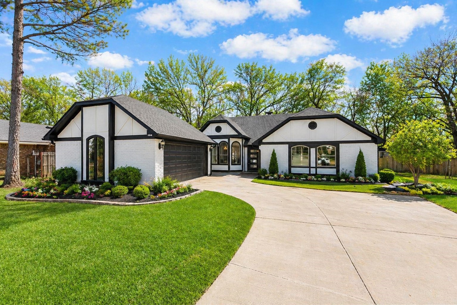 5202 Hollow Bend Lane
