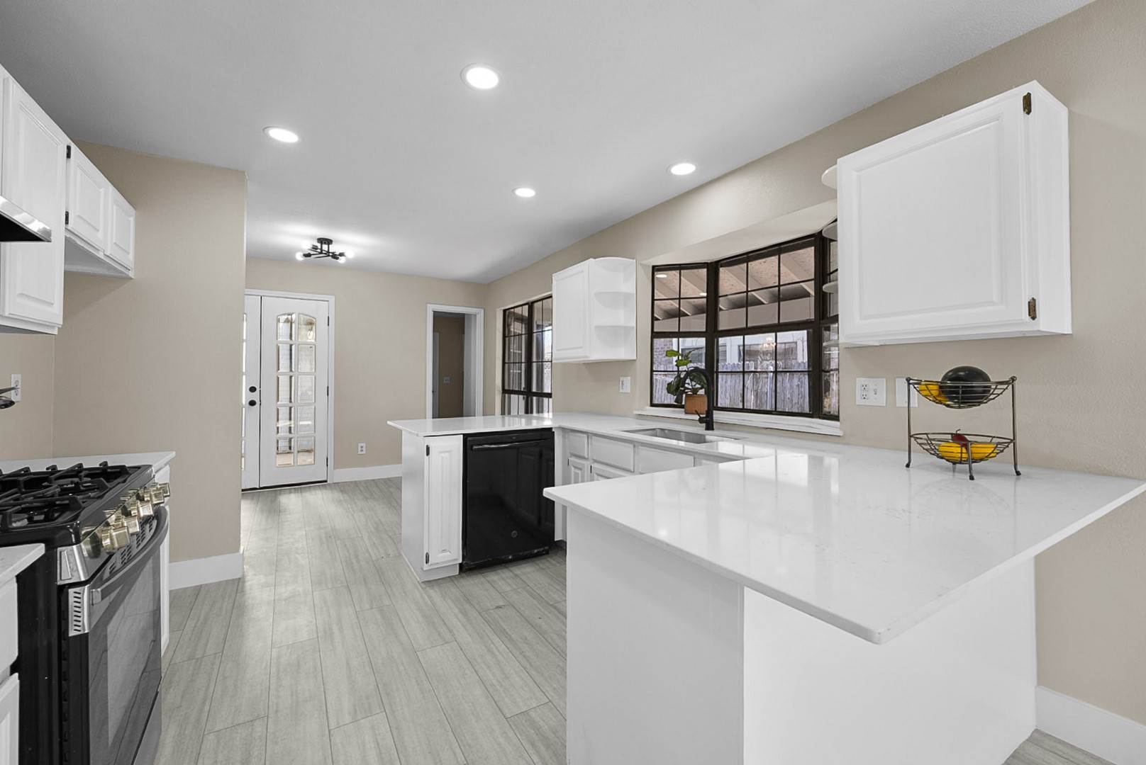 5202 Hollow Bend Lane