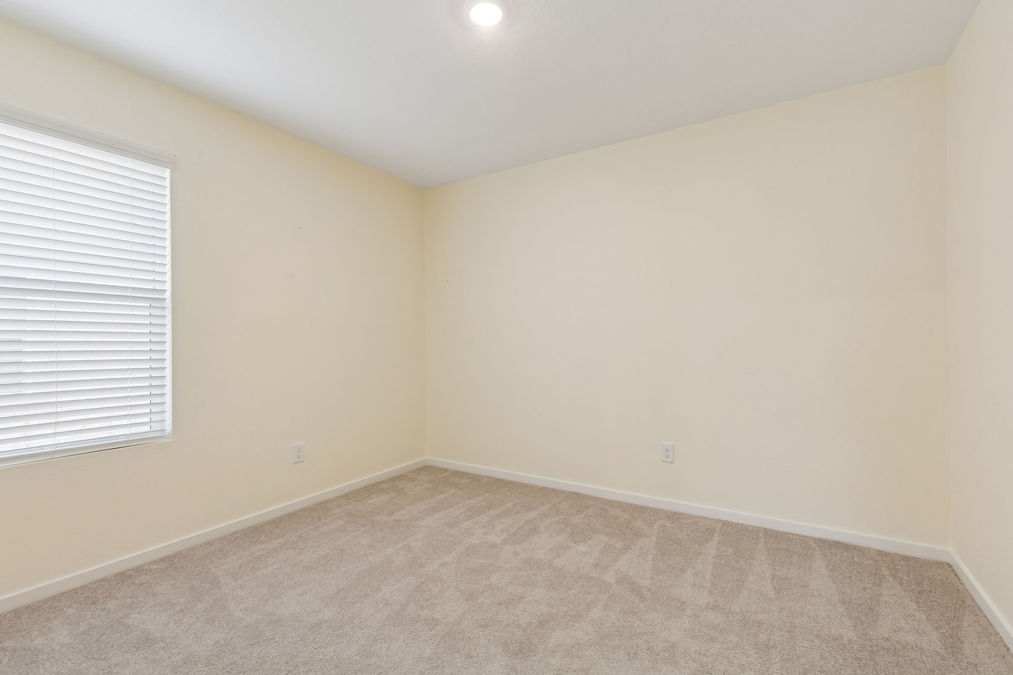 1825 KIWI Drive