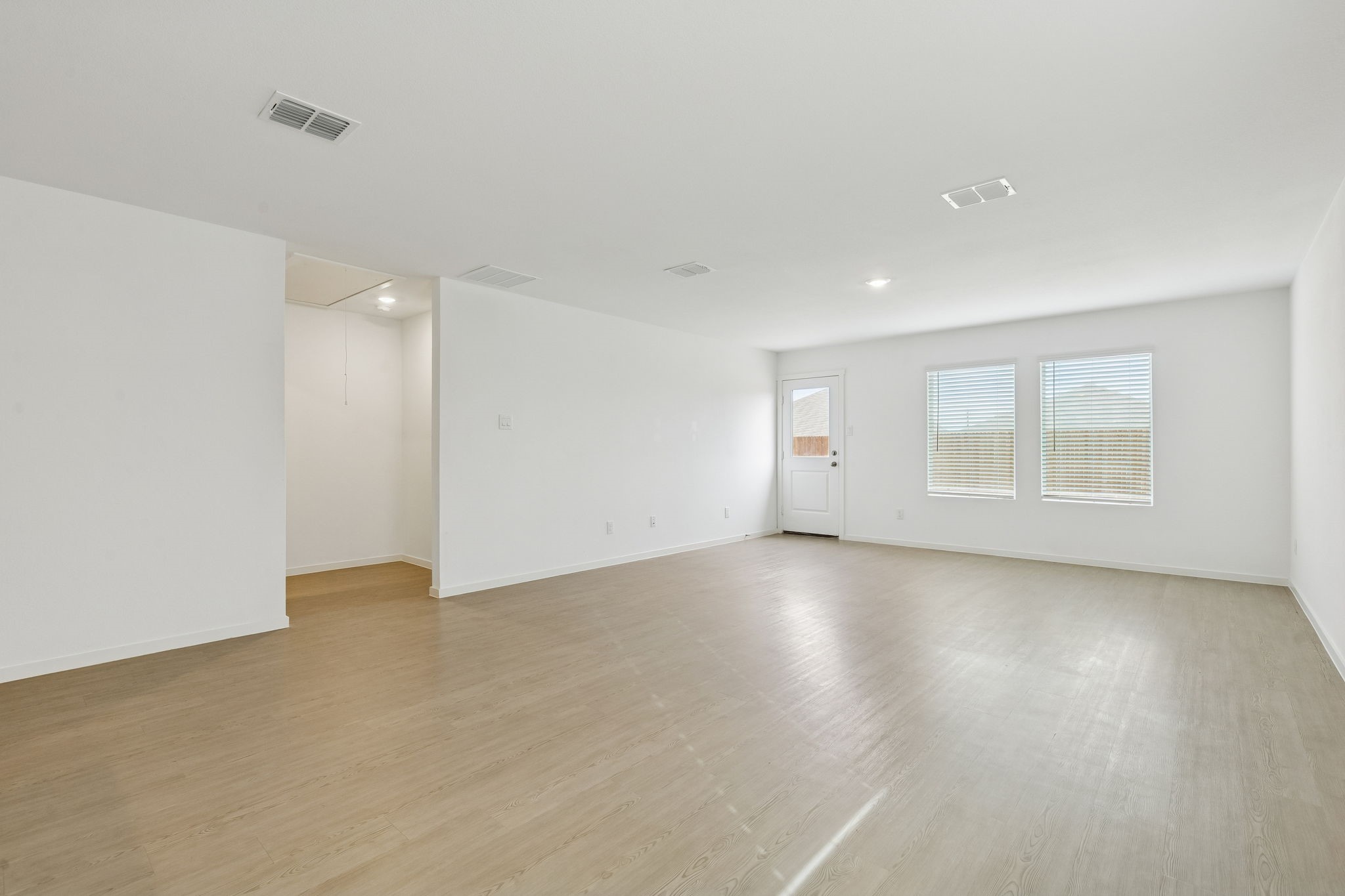 1825 KIWI Drive