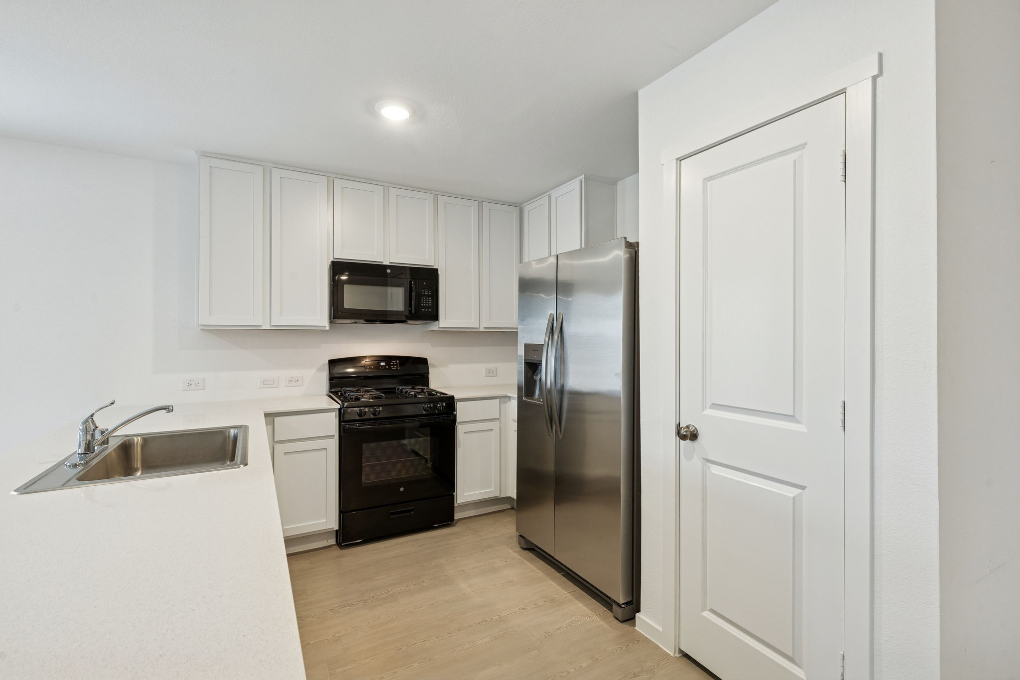 1825 KIWI Drive