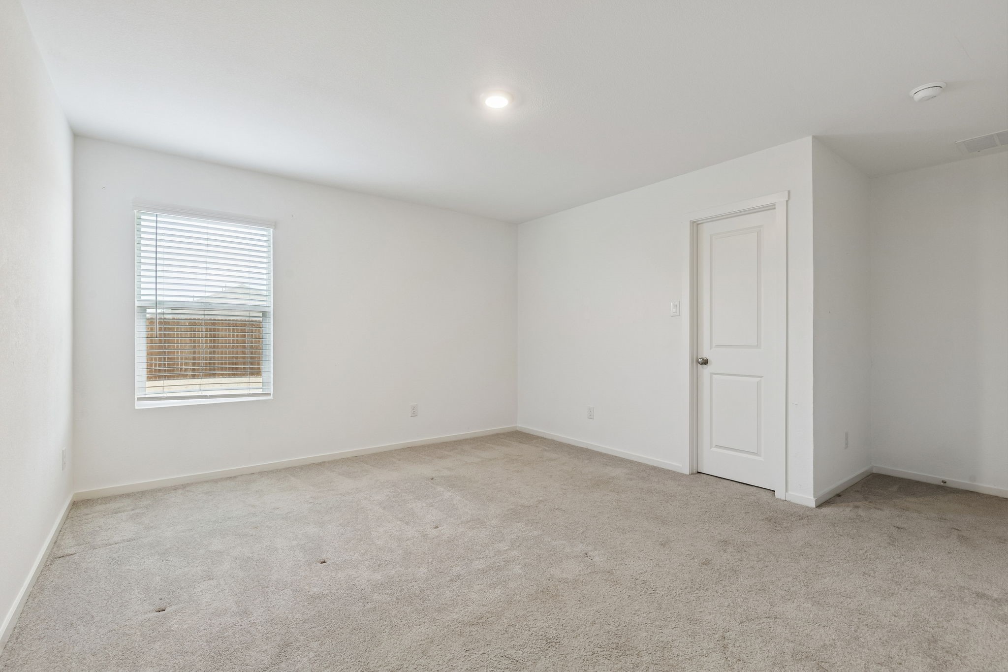 1825 KIWI Drive
