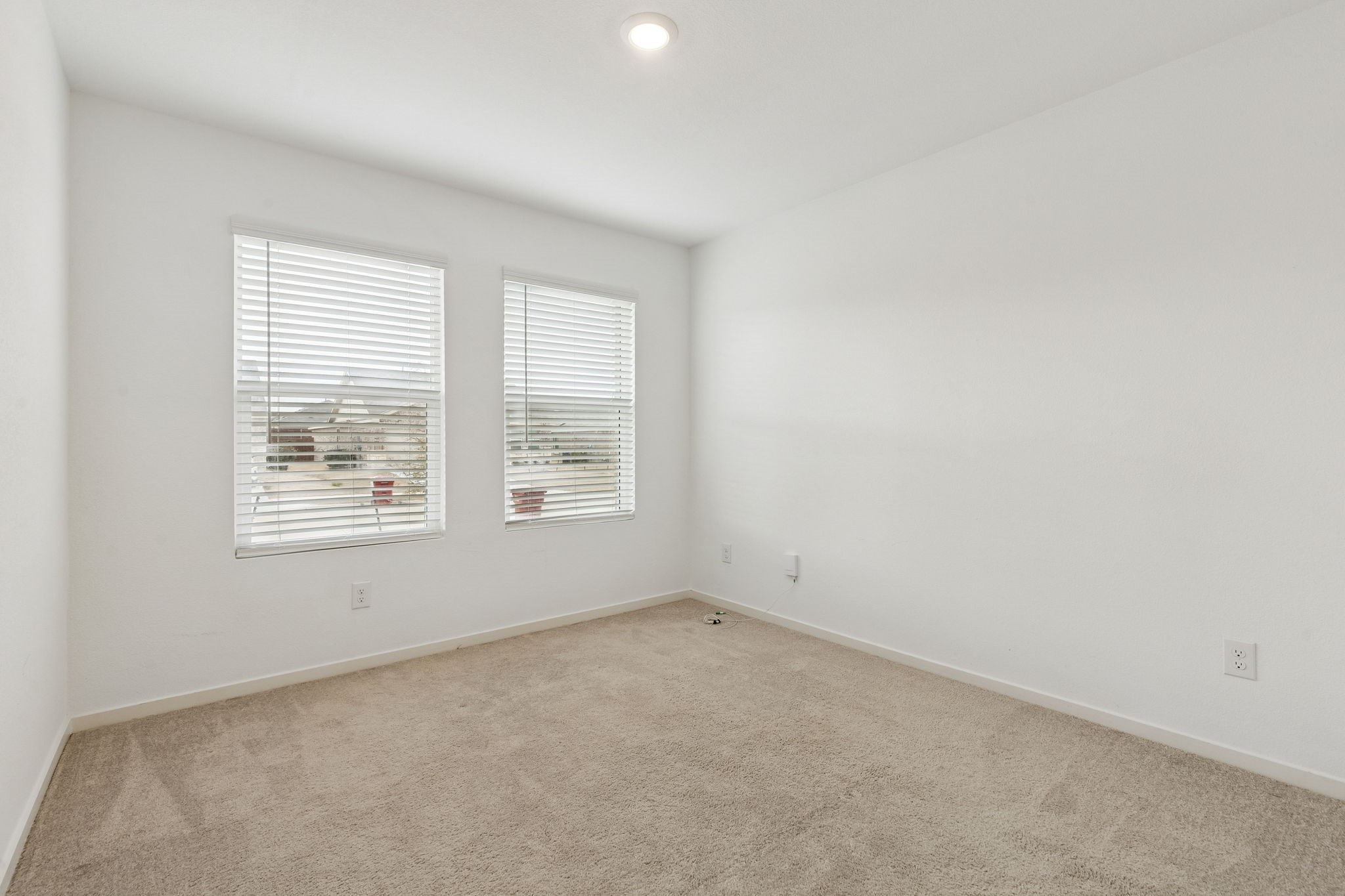 1825 KIWI Drive
