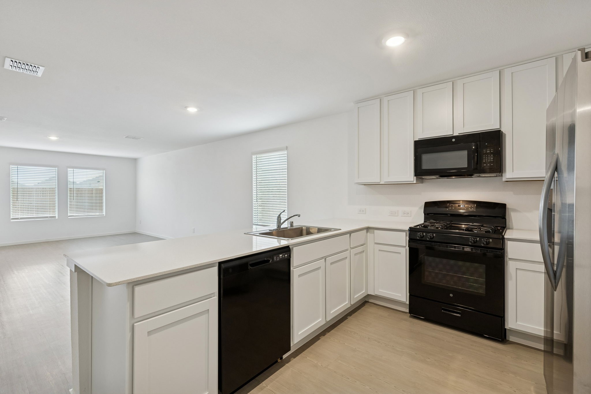 1825 KIWI Drive