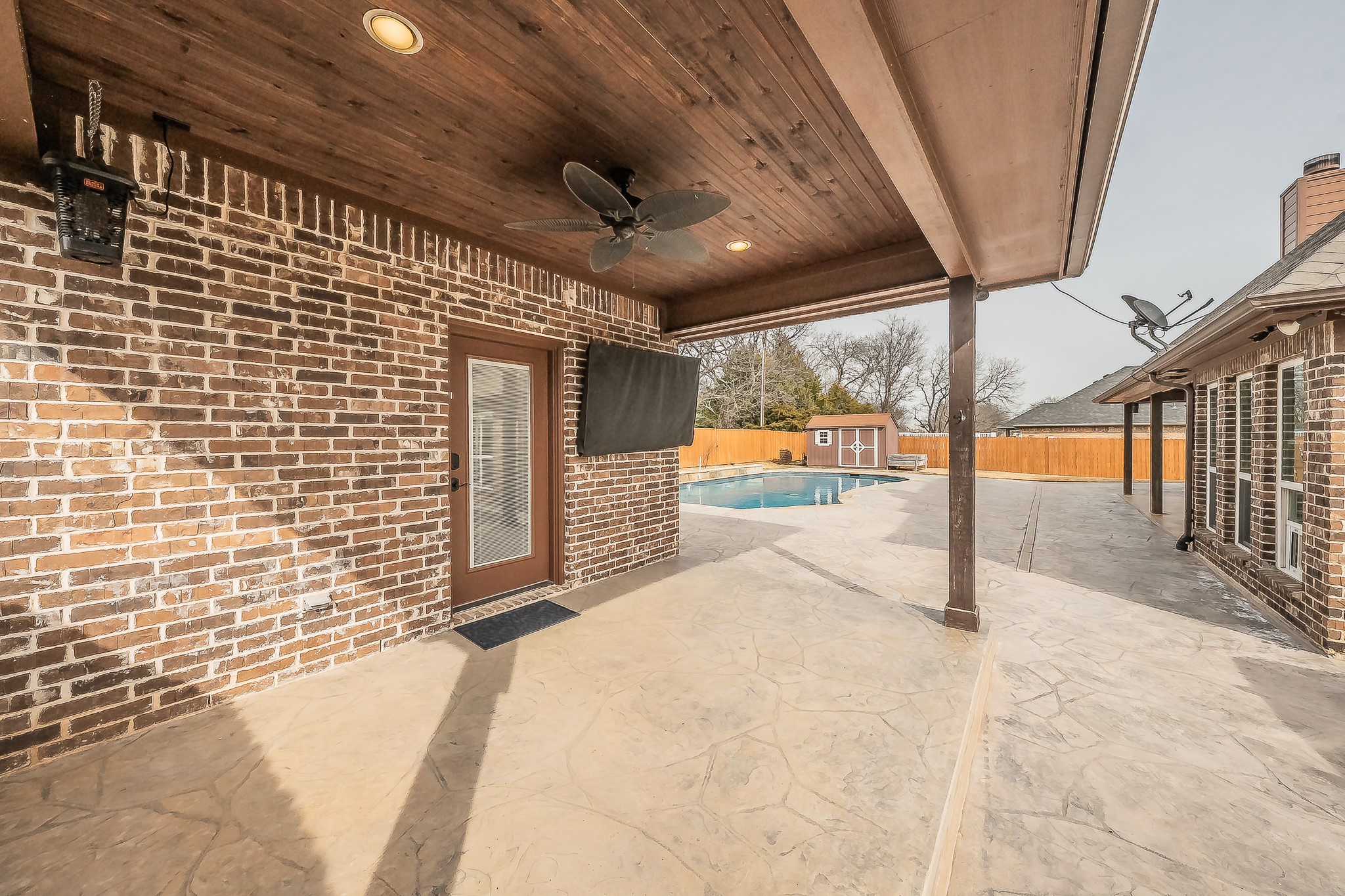 405 Edgewood Terrace