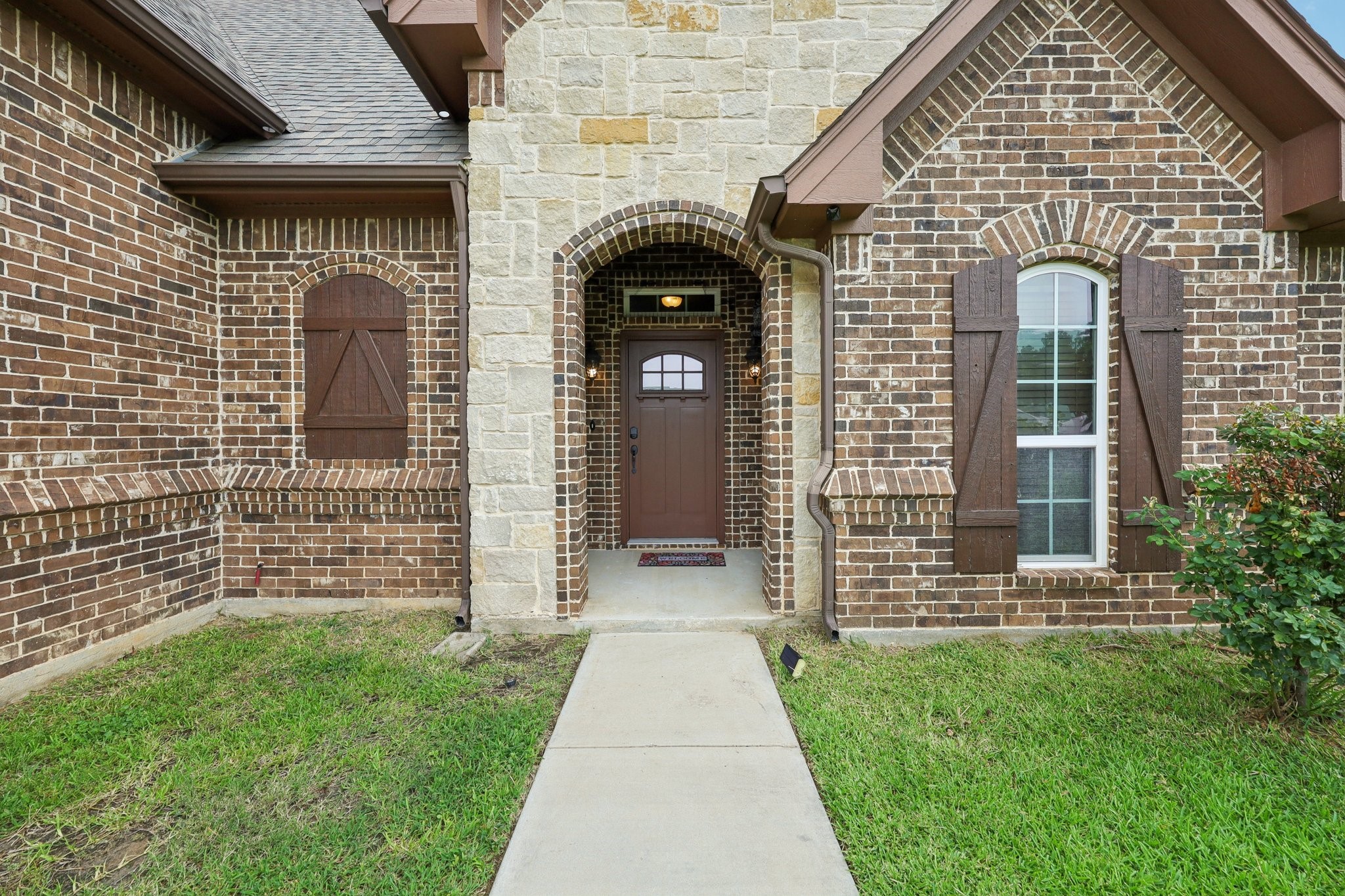 405 Edgewood Terrace