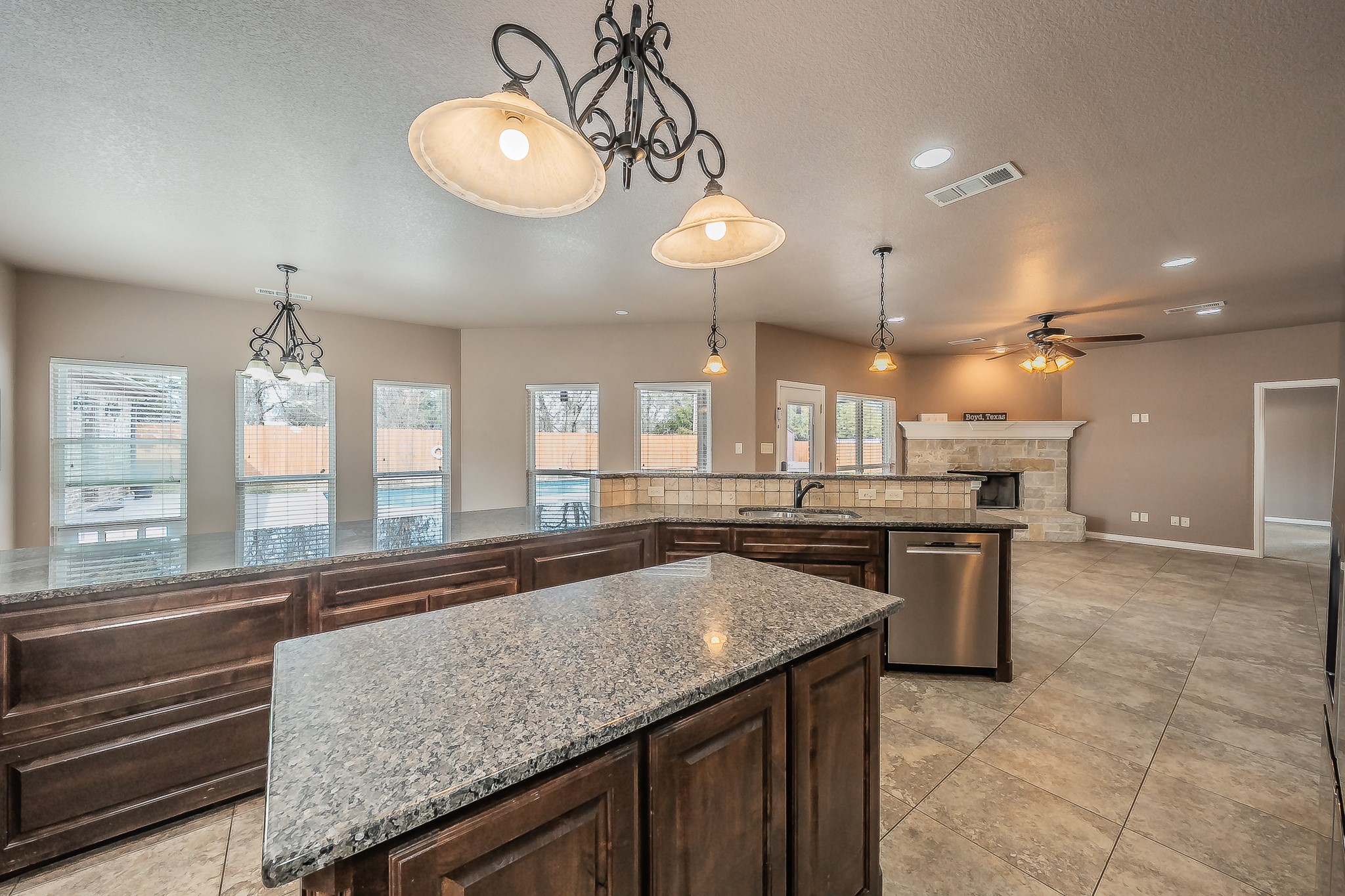405 Edgewood Terrace