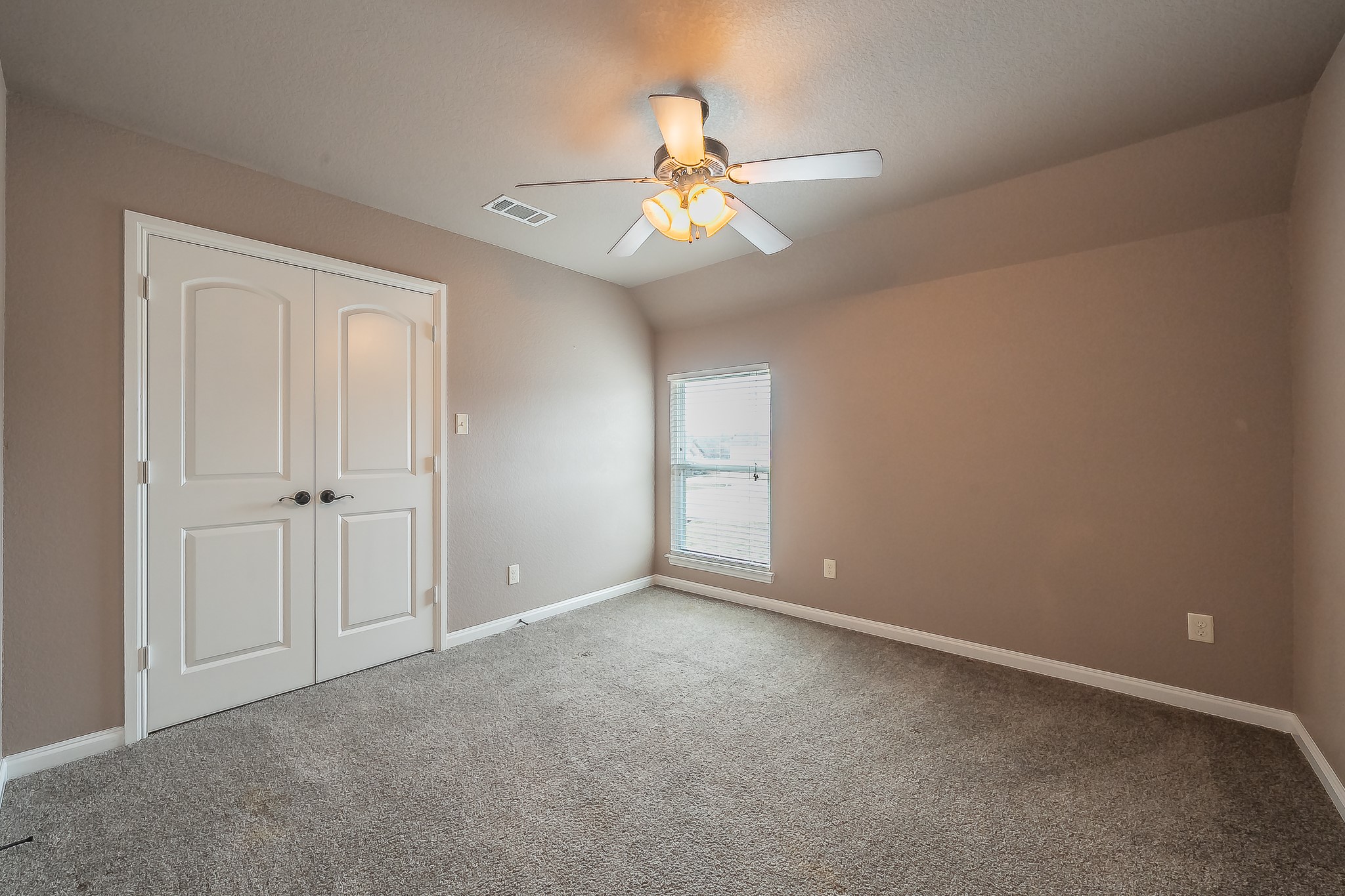 405 Edgewood Terrace