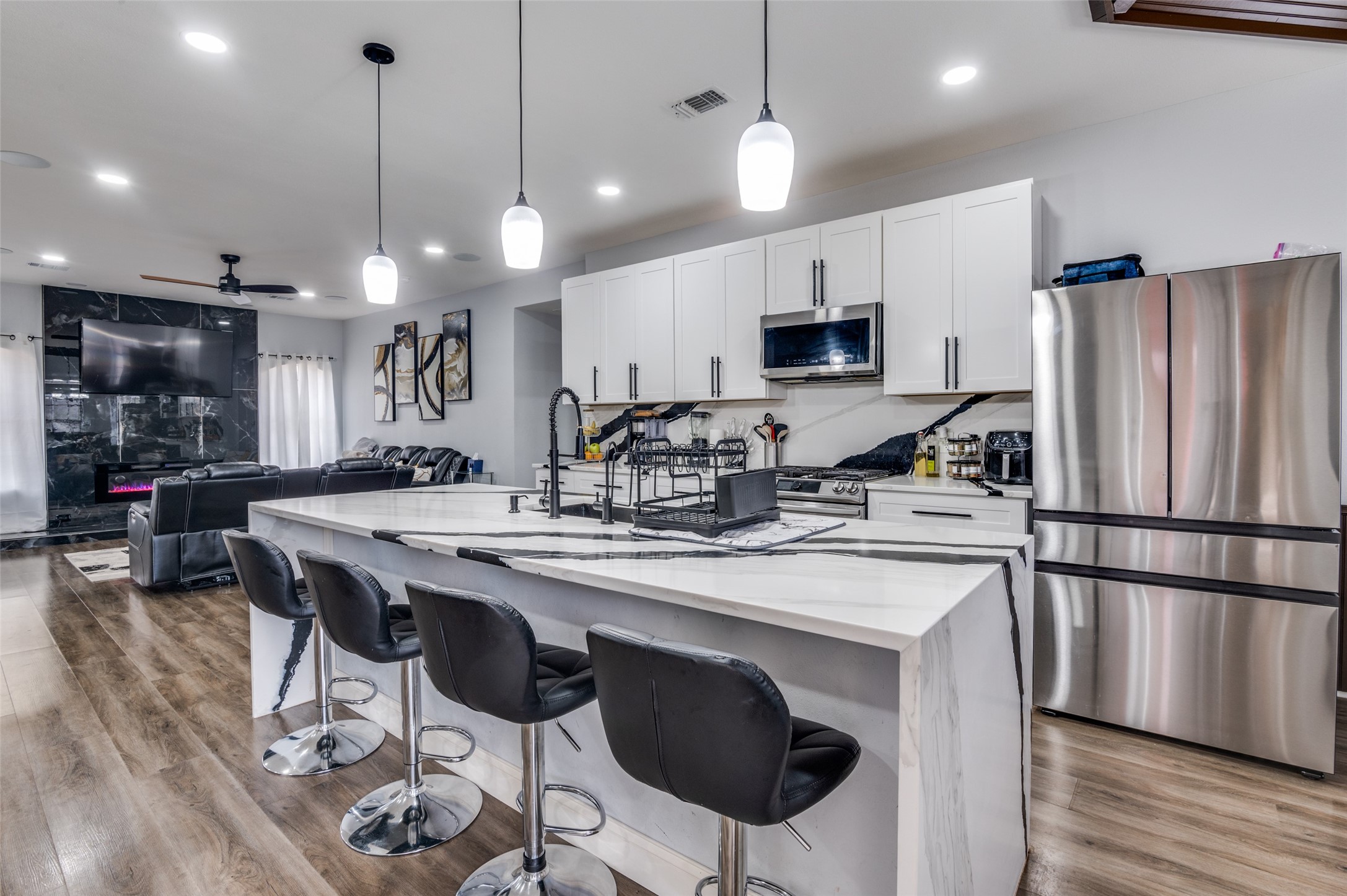 719 Meadowbrooke Circle