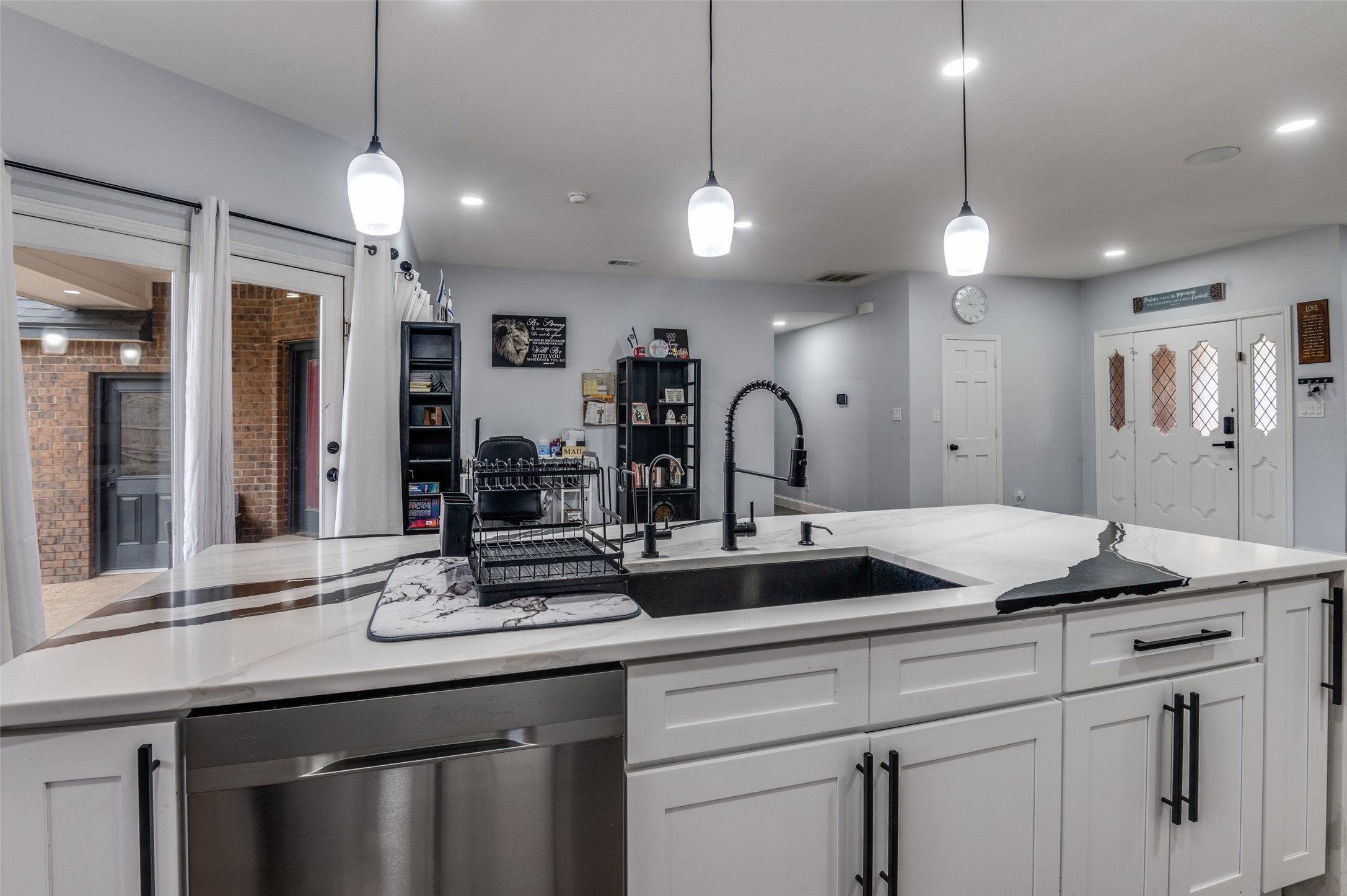 719 Meadowbrooke Circle