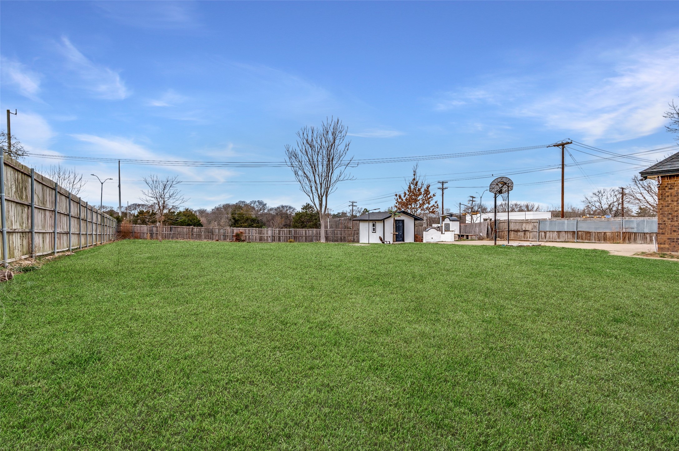 719 Meadowbrooke Circle