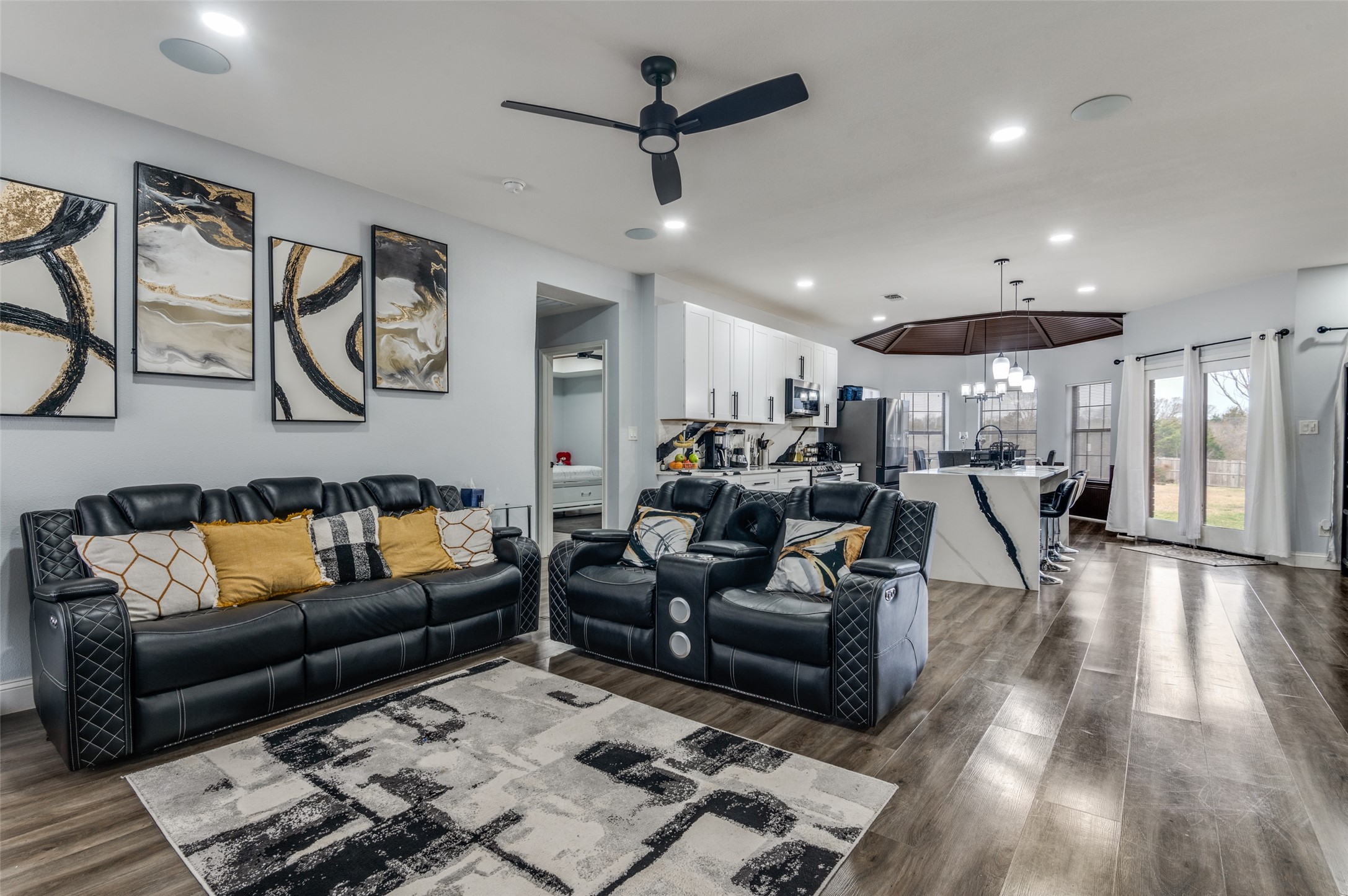 719 Meadowbrooke Circle