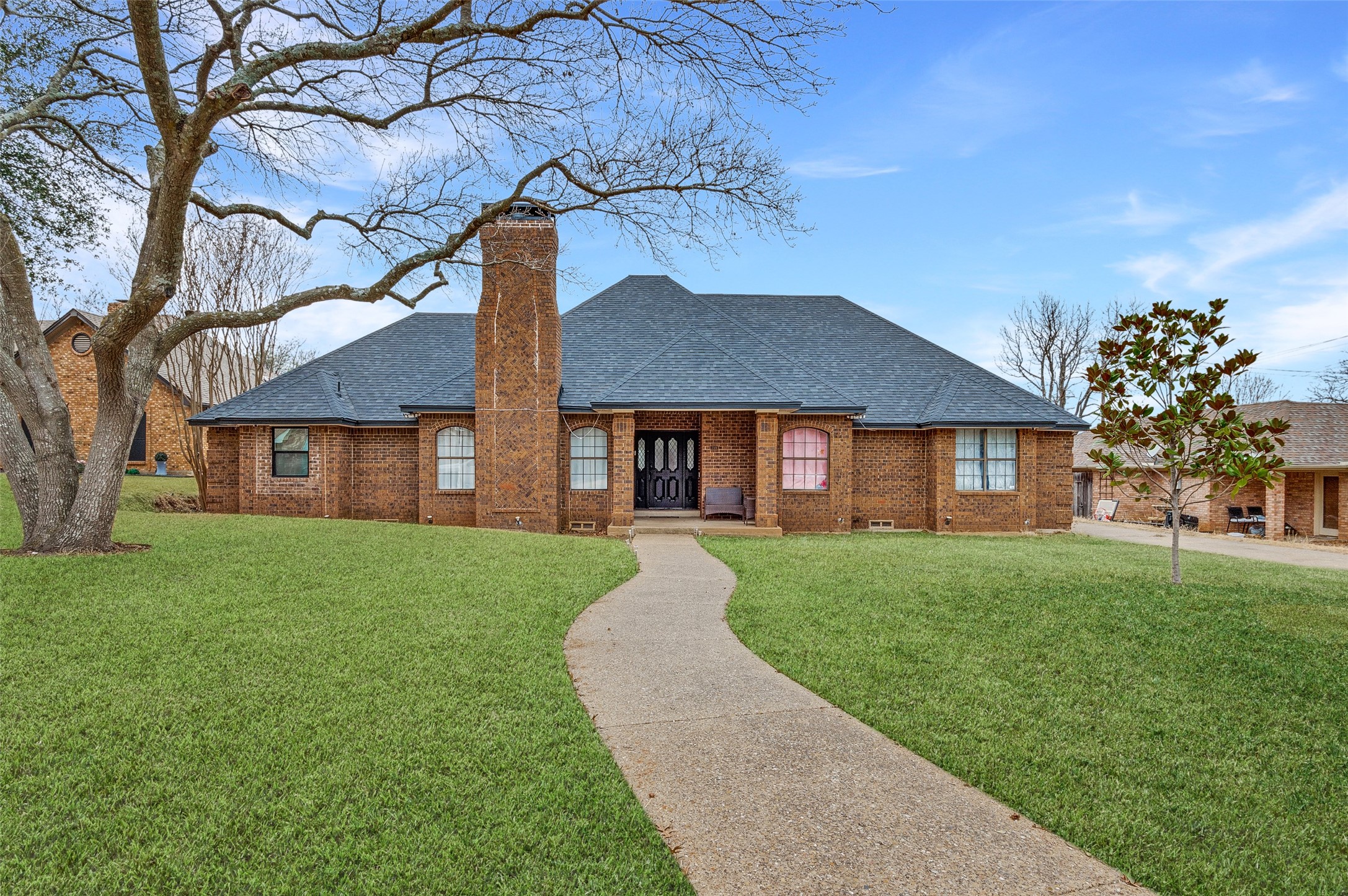 719 Meadowbrooke Circle