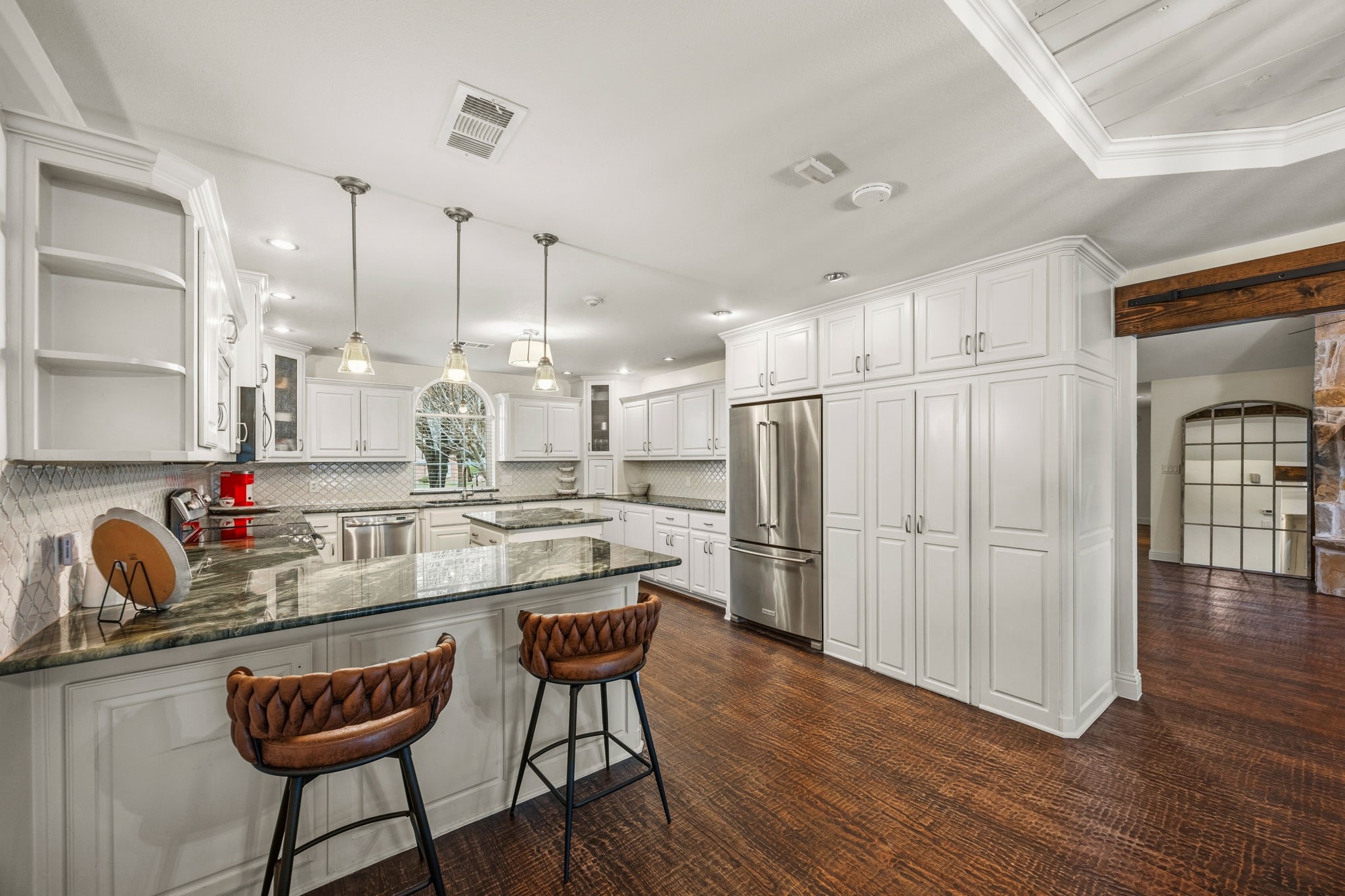 3 Meadowcreek Drive