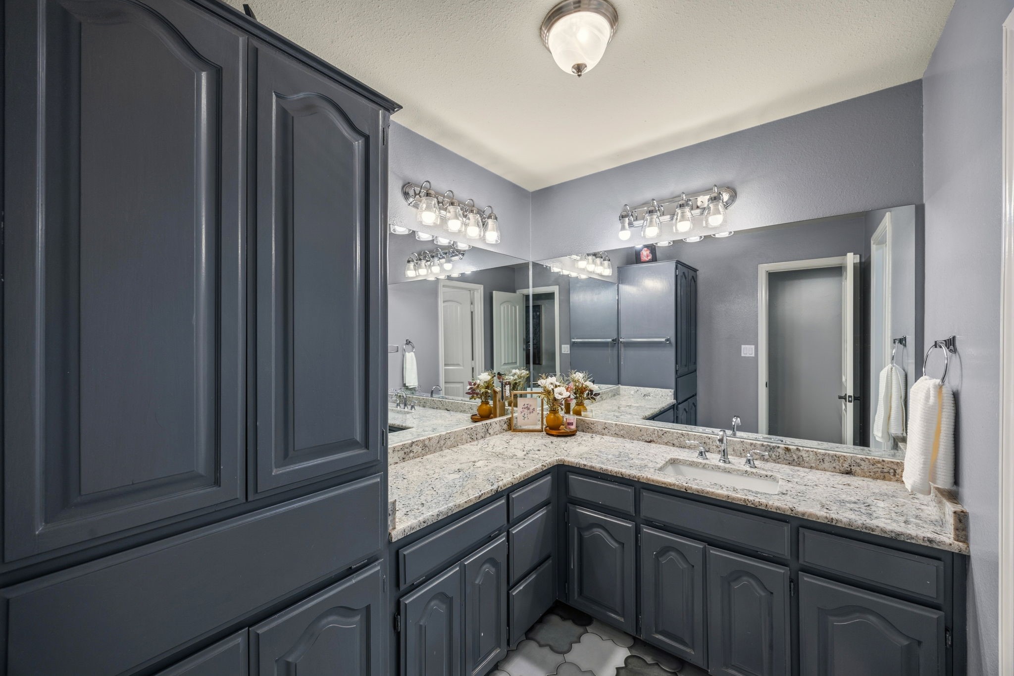 3 Meadowcreek Drive