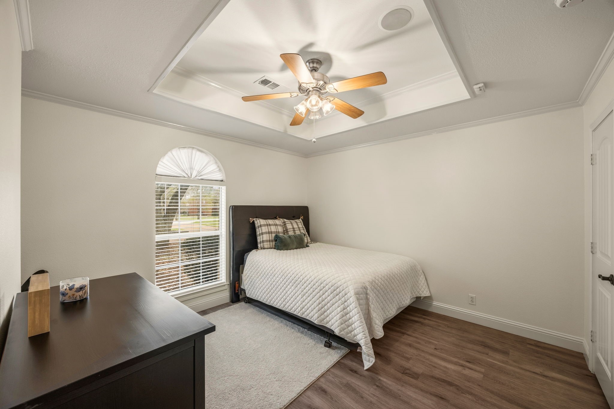 3 Meadowcreek Drive