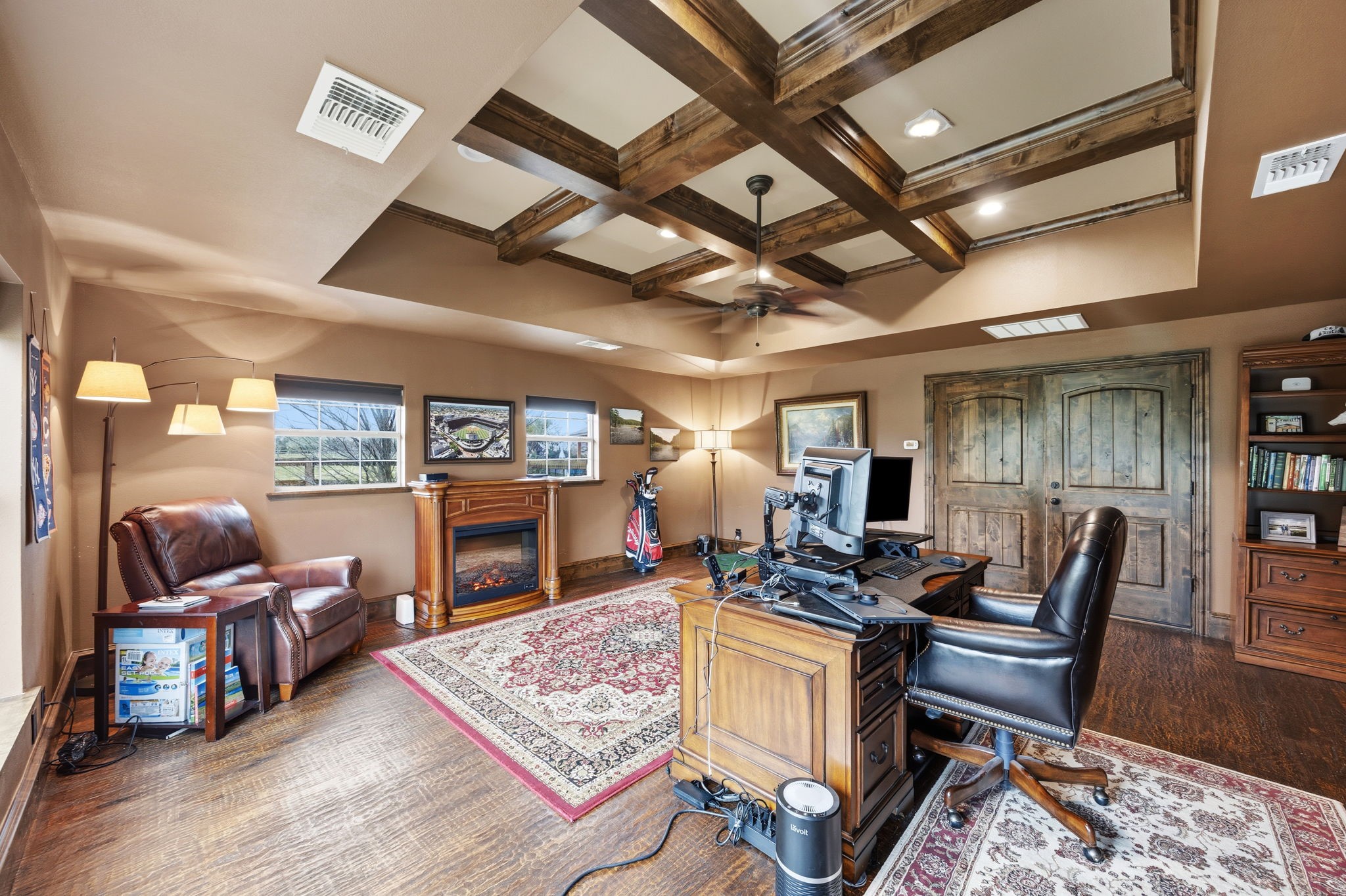 3 Meadowcreek Drive