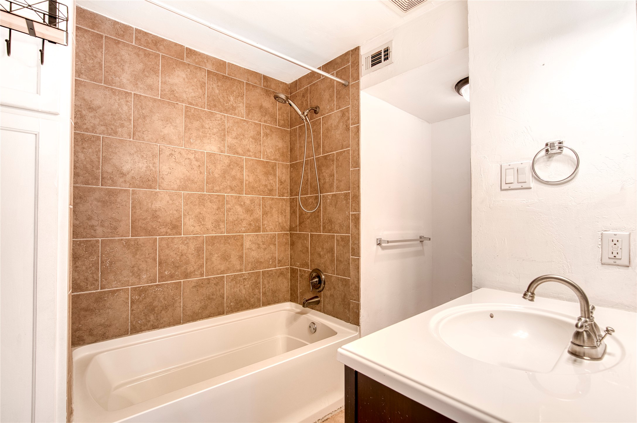 3936 Travis Street 108