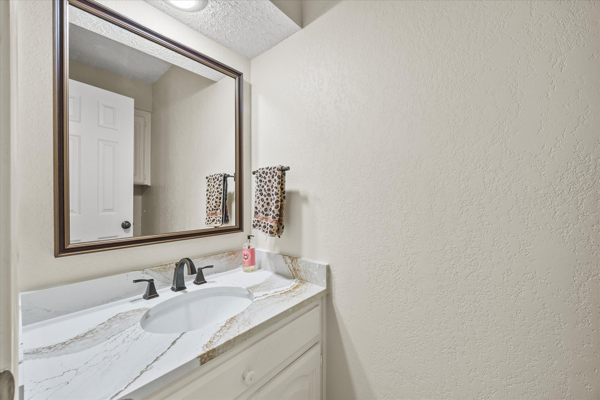 408 S Fannin Street B